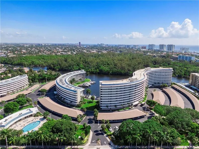 1427 E Hillsboro Boulevard #Apt 528