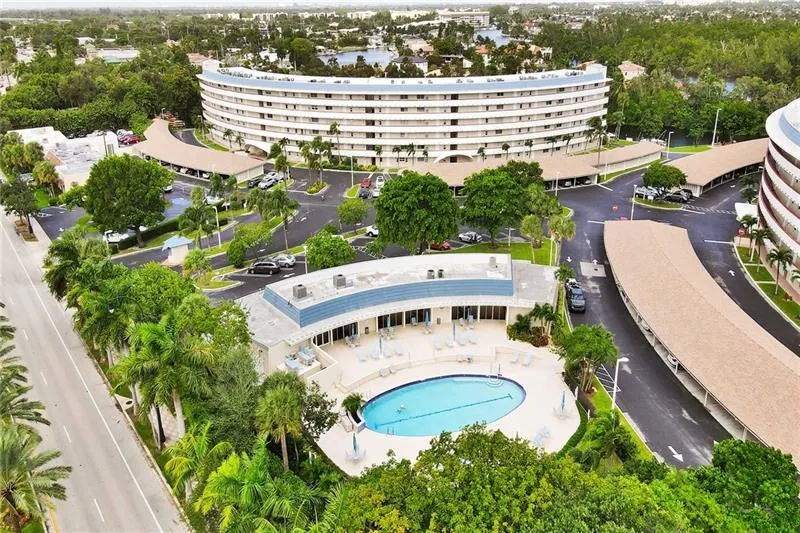 1427 E Hillsboro Boulevard #Apt 528