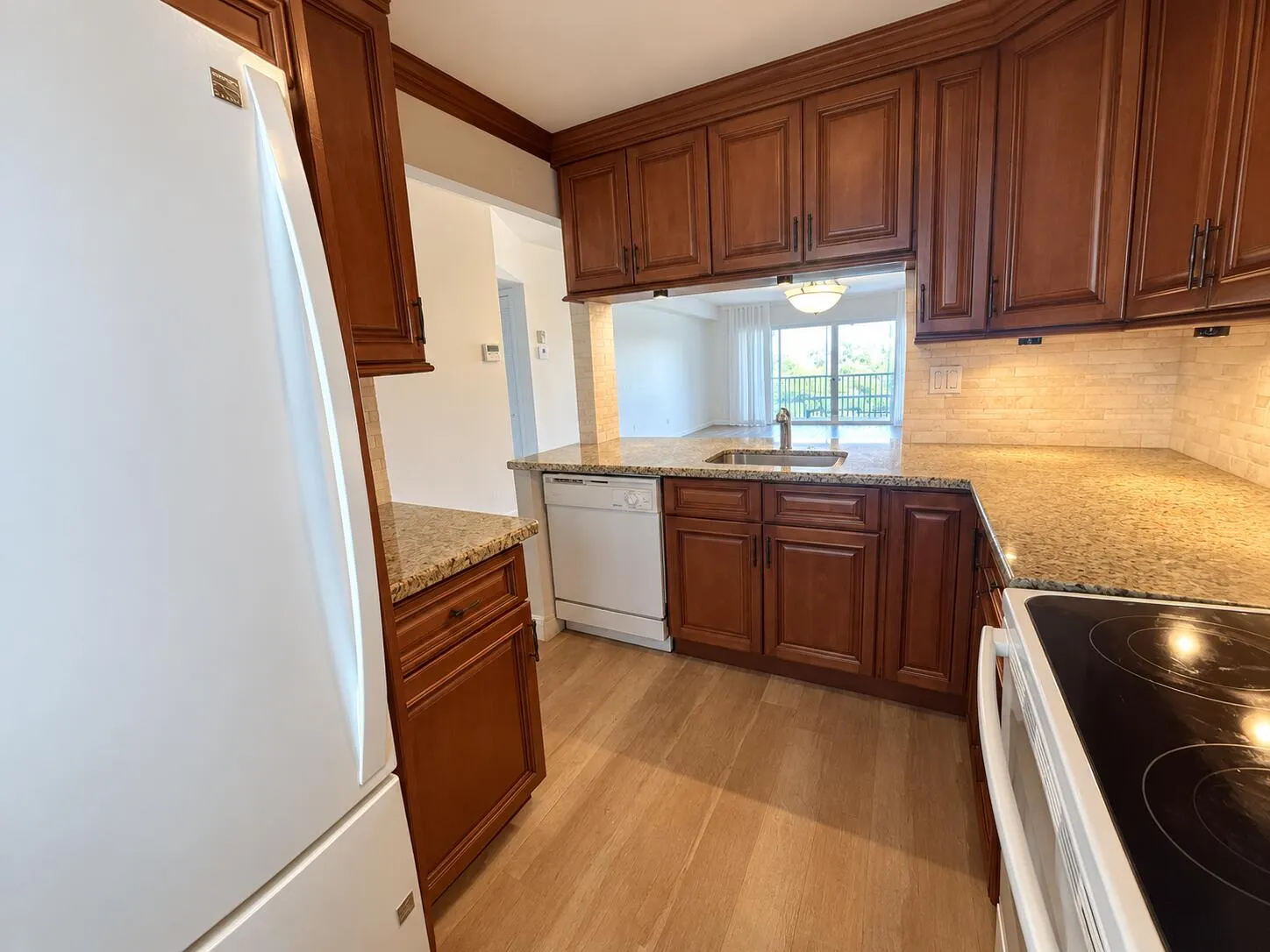 1427 E Hillsboro Boulevard #Apt 528