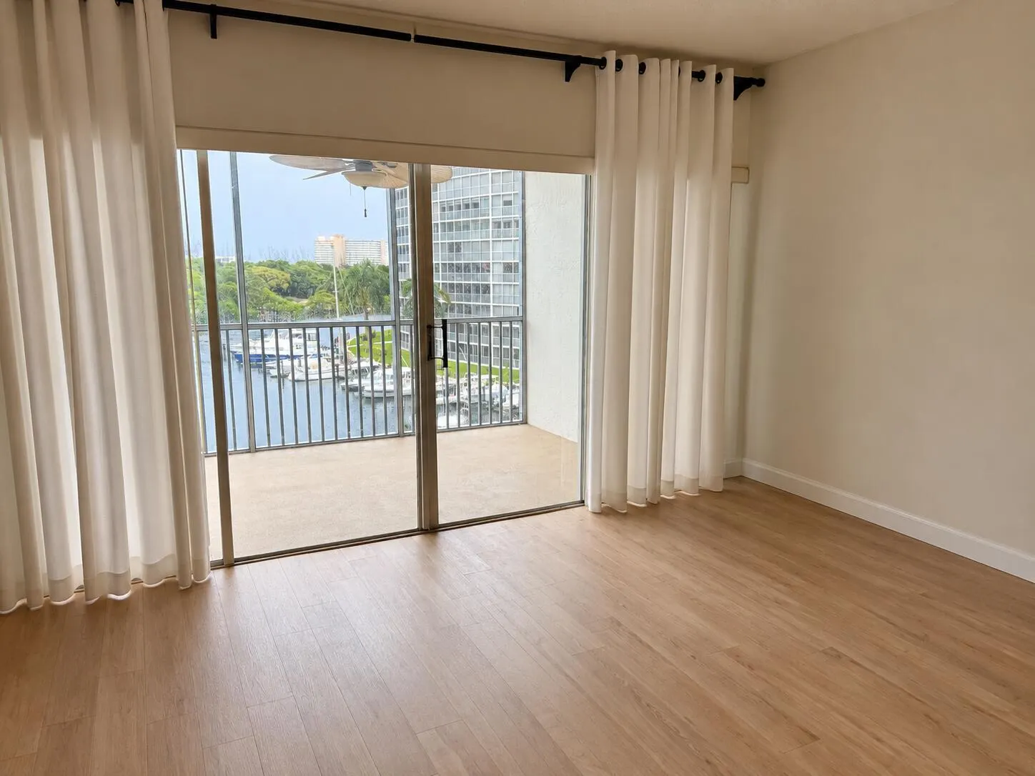 1427 E Hillsboro Boulevard #Apt 528