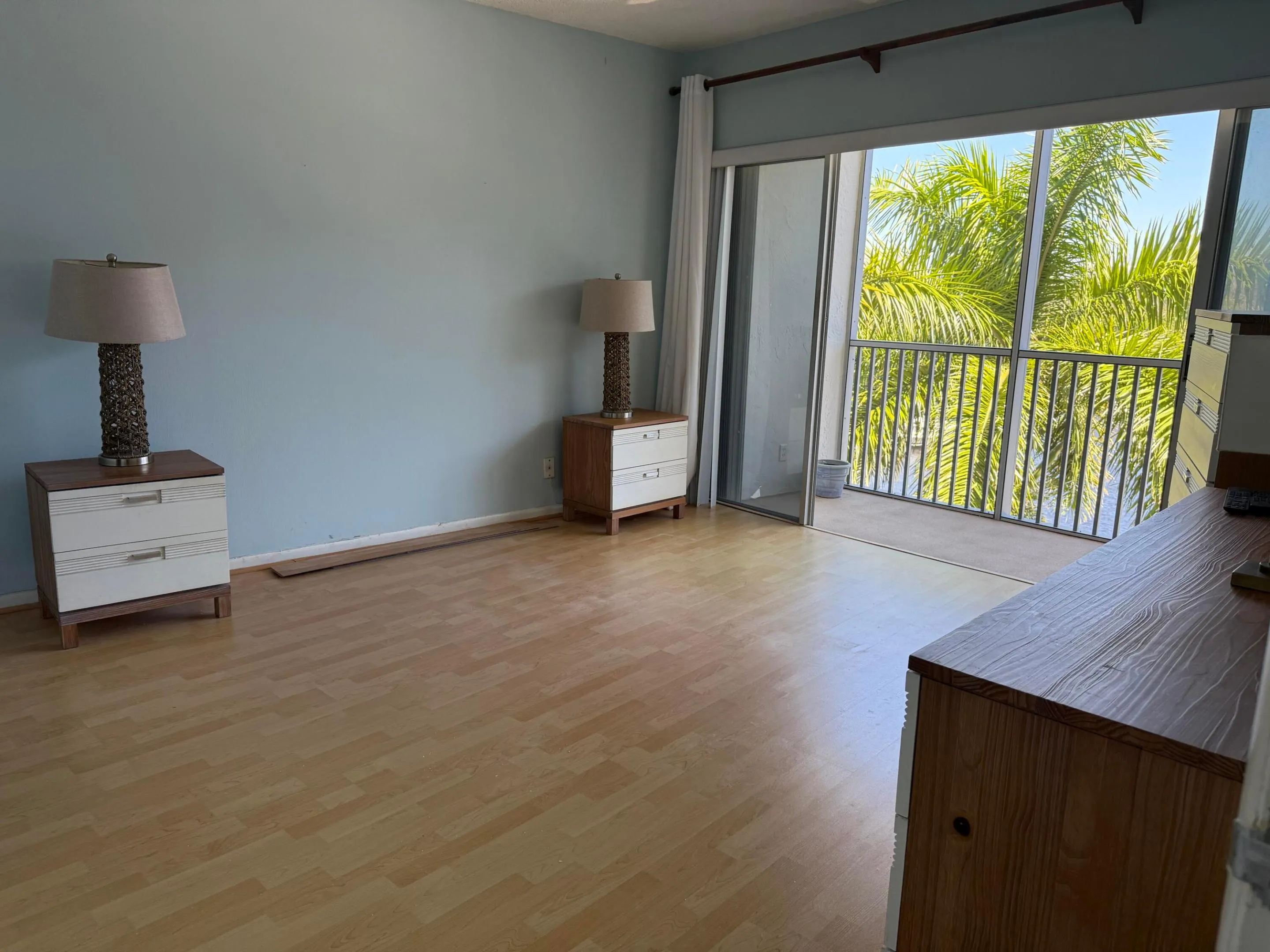 1427 E Hillsboro Boulevard #Apt 528