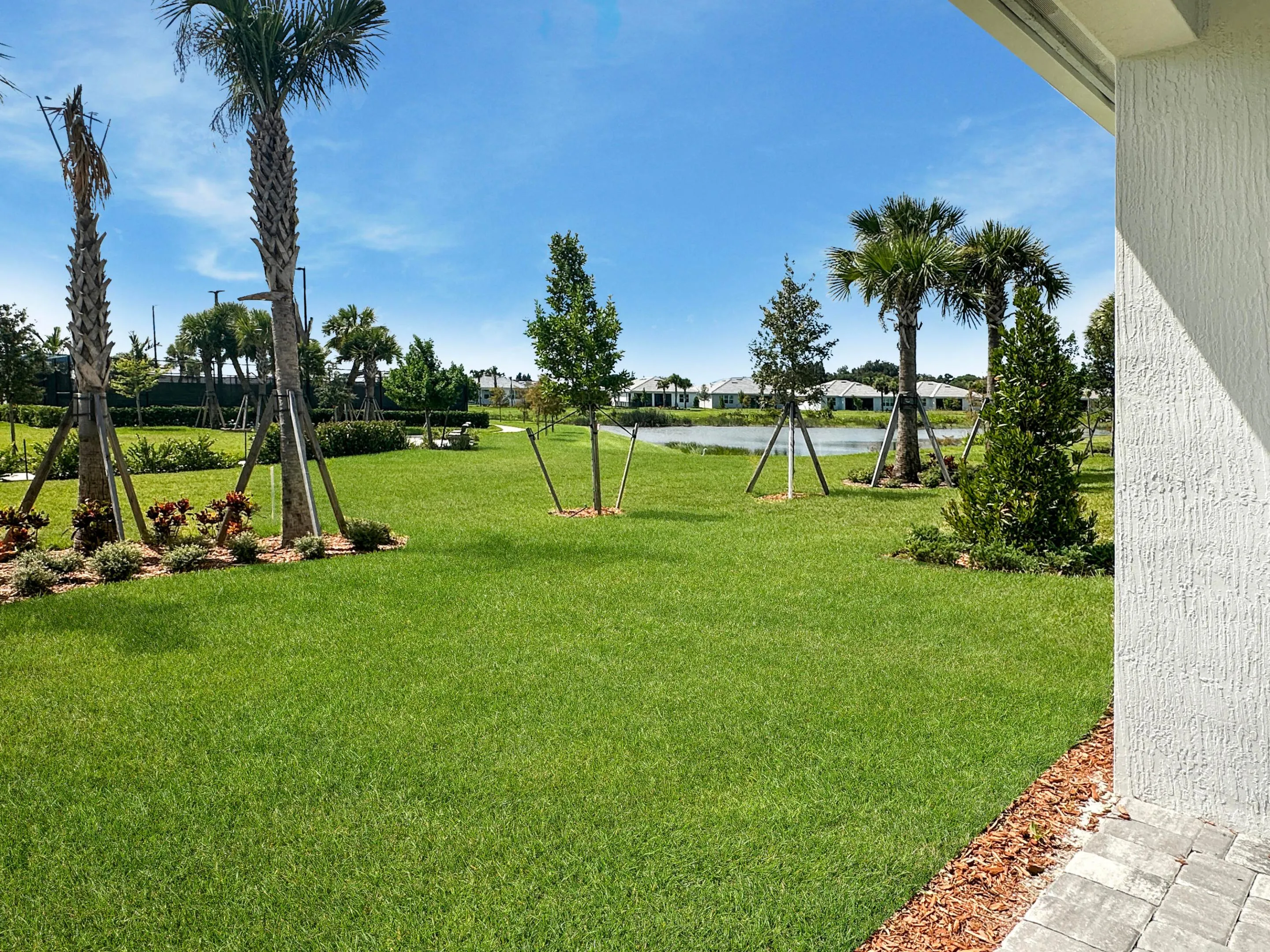 1156 HAVEN Circle
