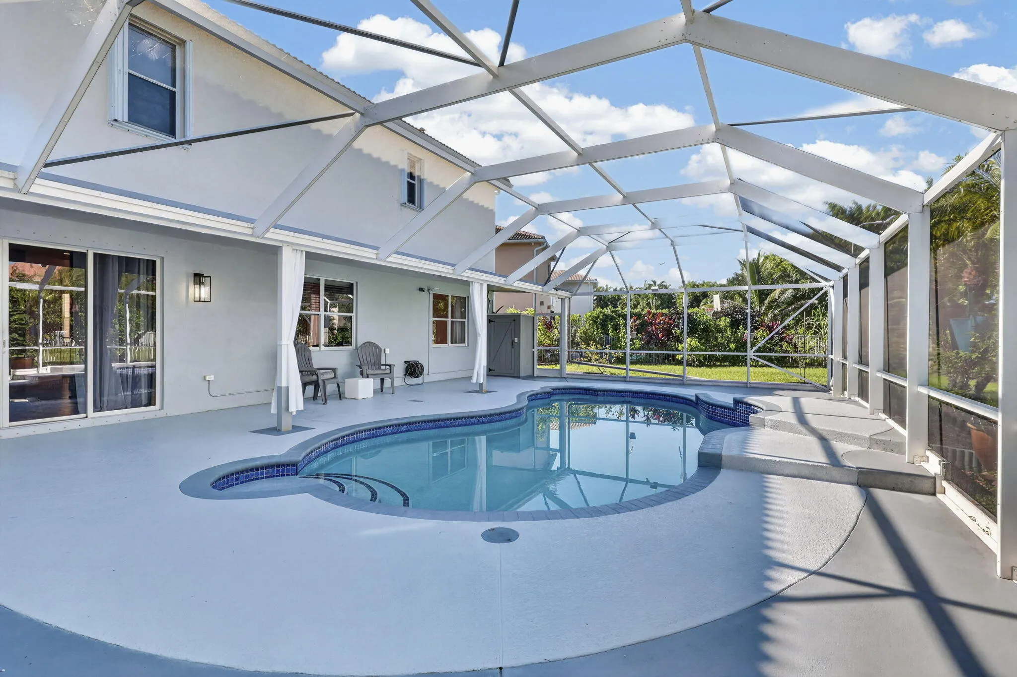 1217 CREEKSIDE Drive