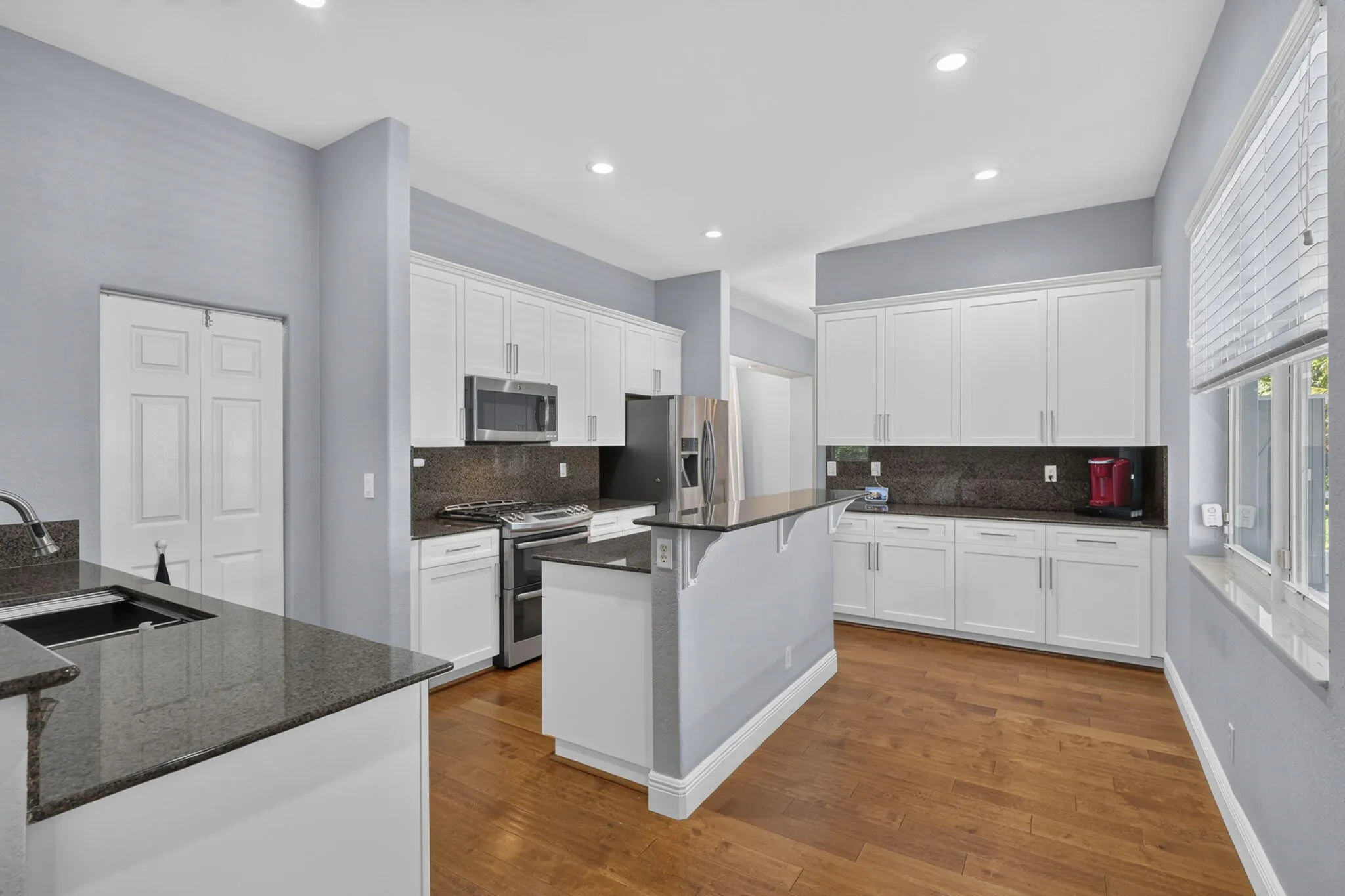 1217 CREEKSIDE Drive