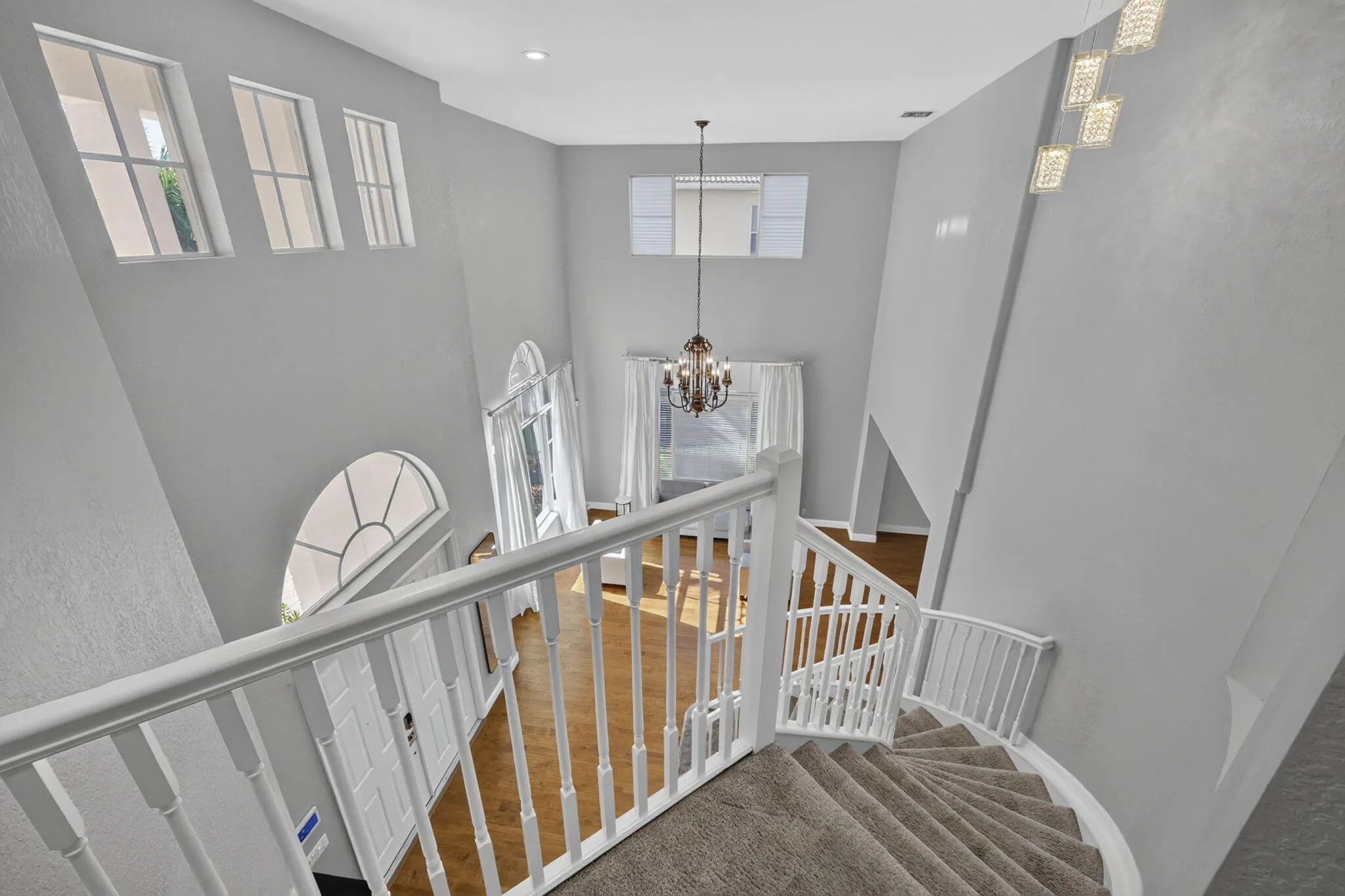 1217 CREEKSIDE Drive