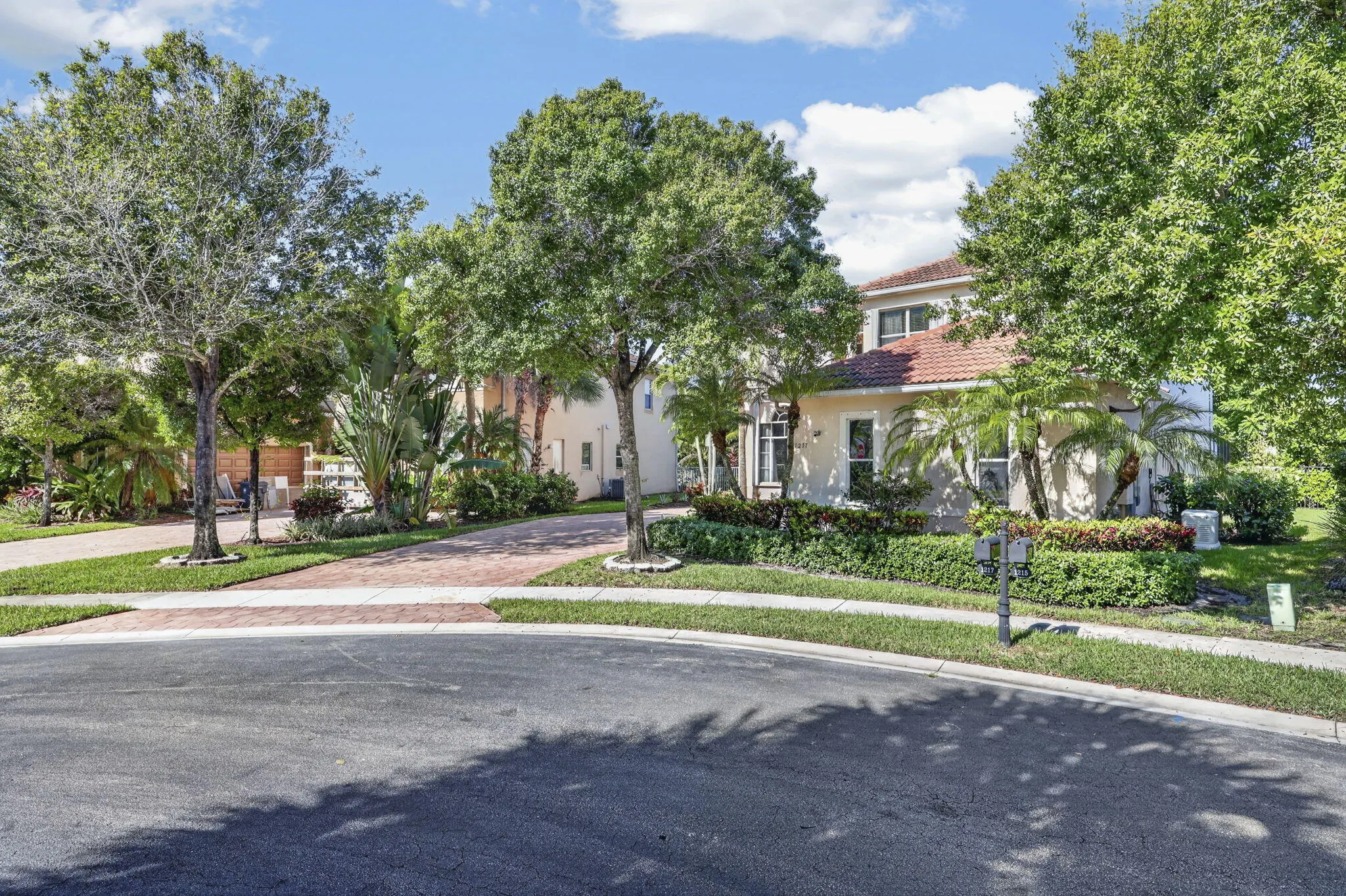 1217 CREEKSIDE Drive