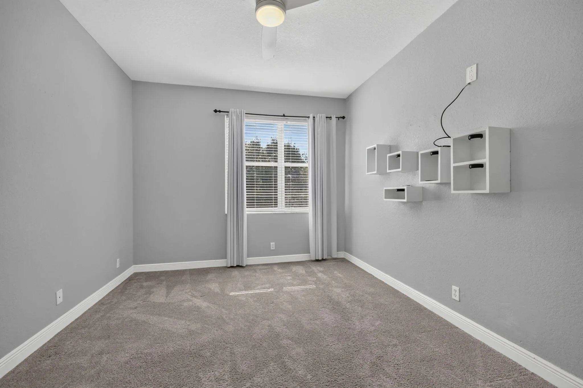 1217 CREEKSIDE Drive