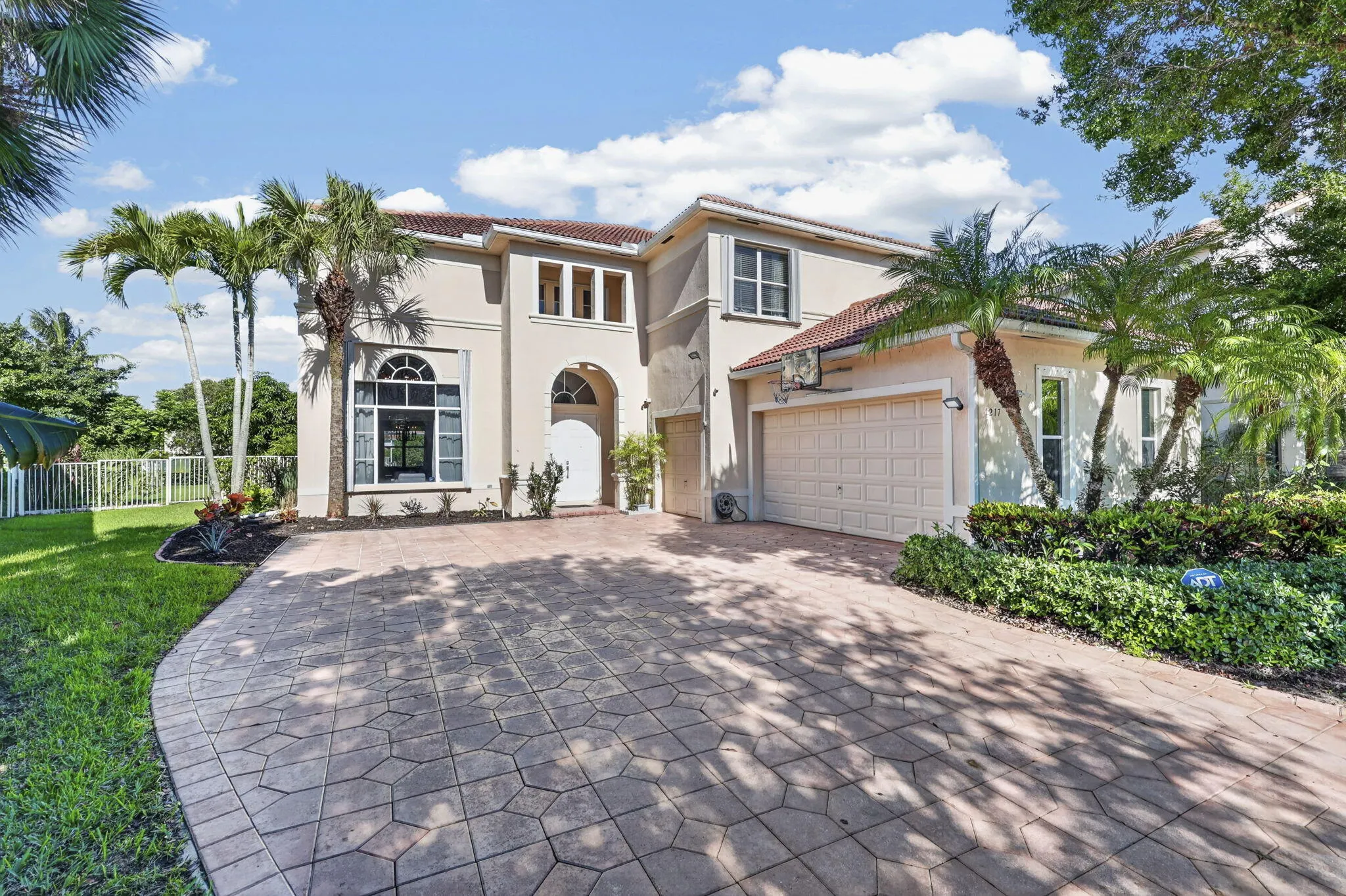 1217 CREEKSIDE Drive