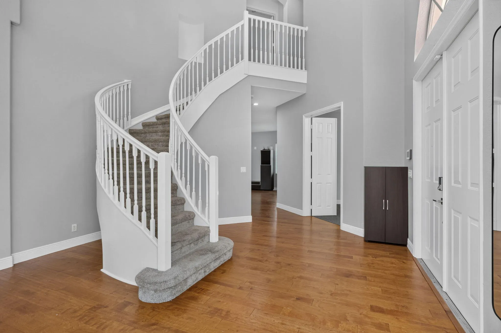 1217 CREEKSIDE Drive