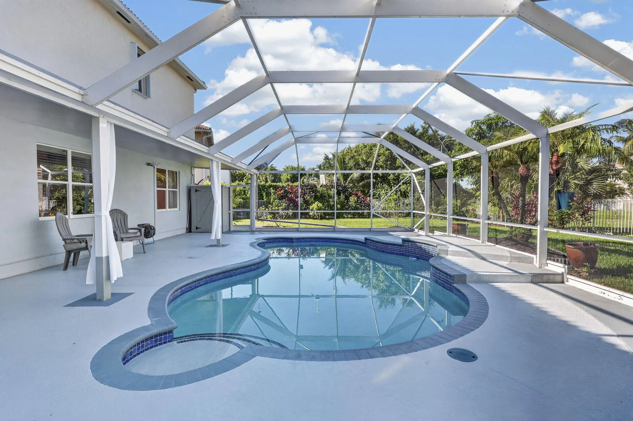 1217 CREEKSIDE Drive
