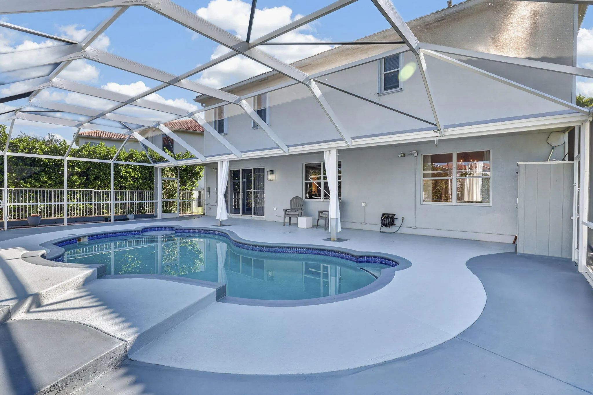 1217 CREEKSIDE Drive