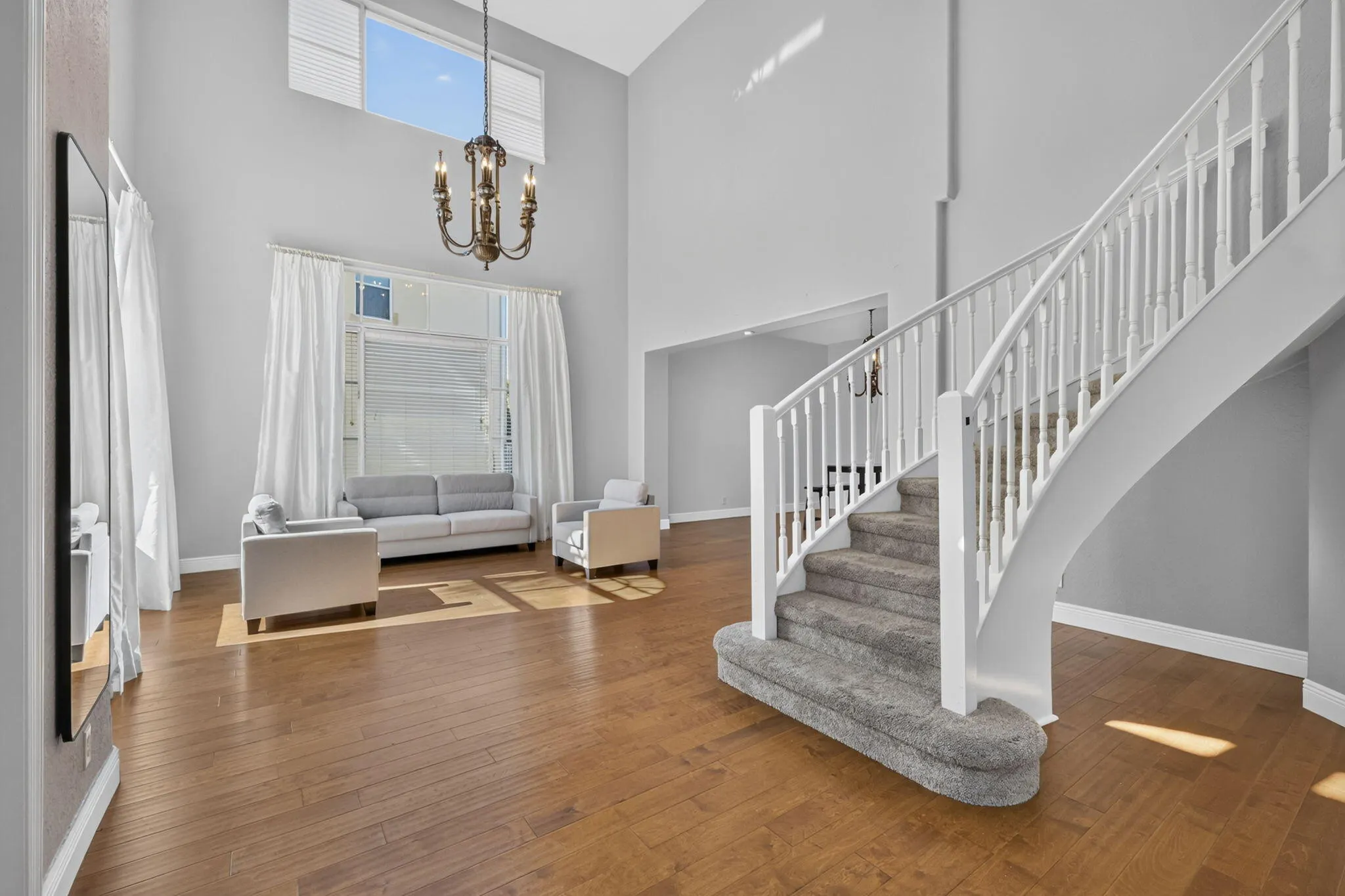 1217 CREEKSIDE Drive