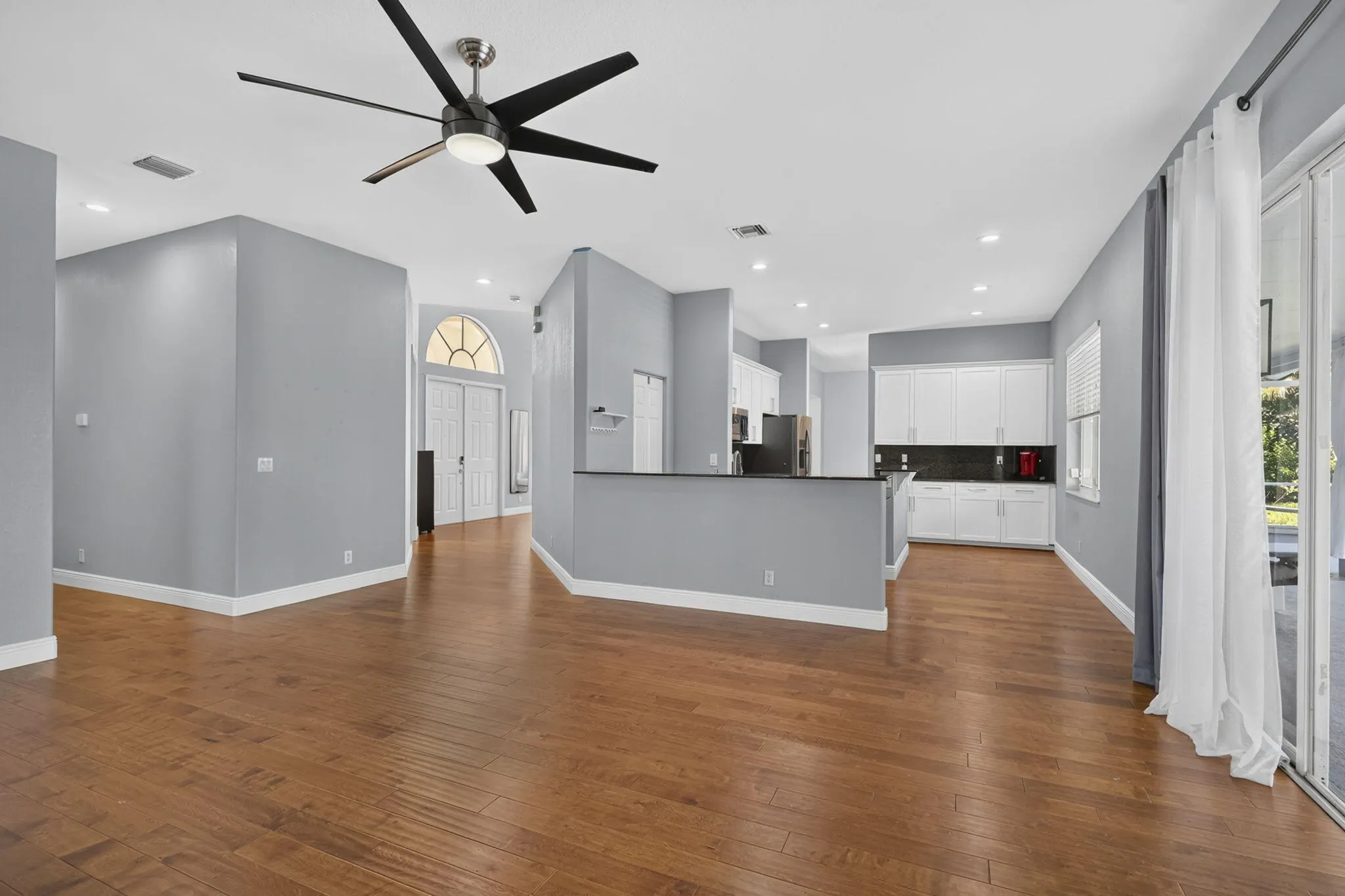 1217 CREEKSIDE Drive