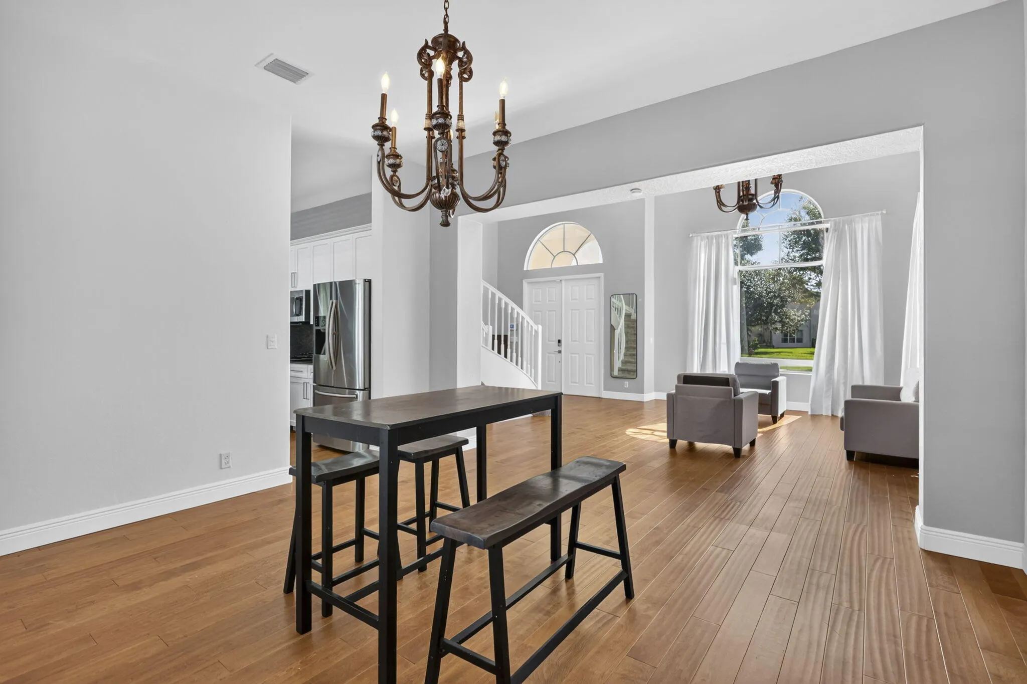 1217 CREEKSIDE Drive