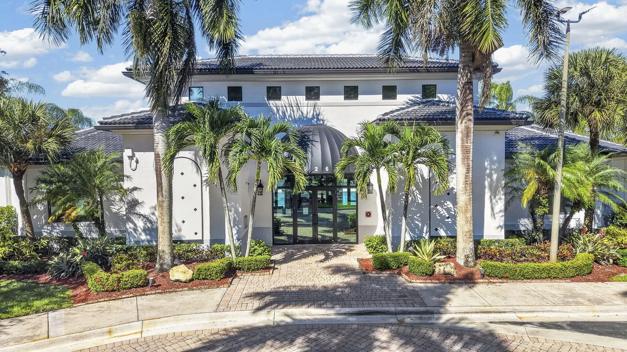 1217 CREEKSIDE Drive