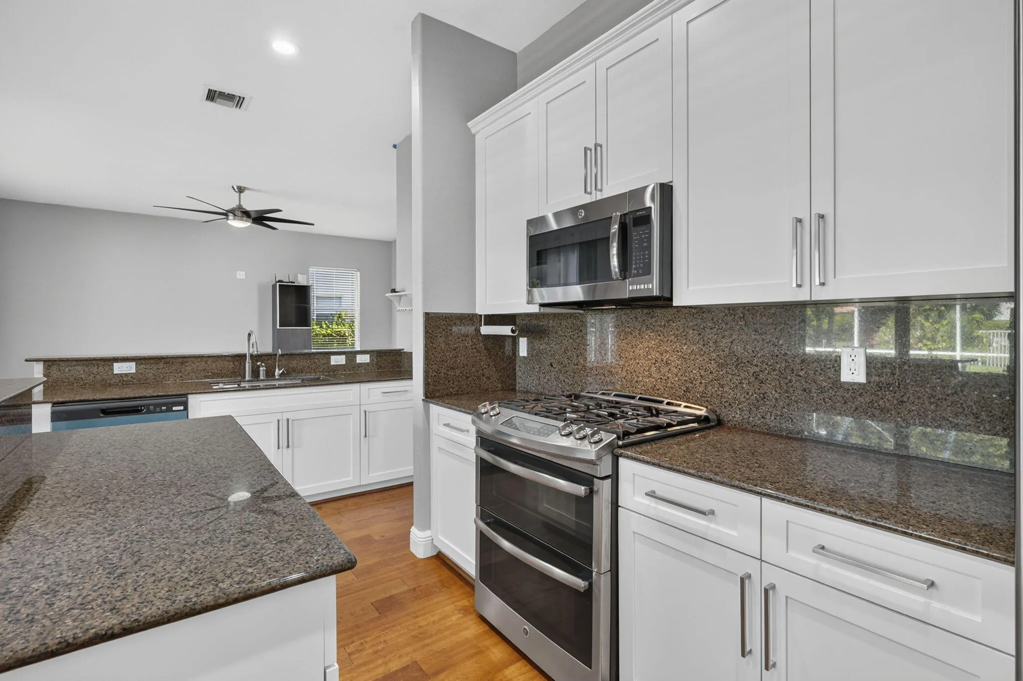 1217 CREEKSIDE Drive
