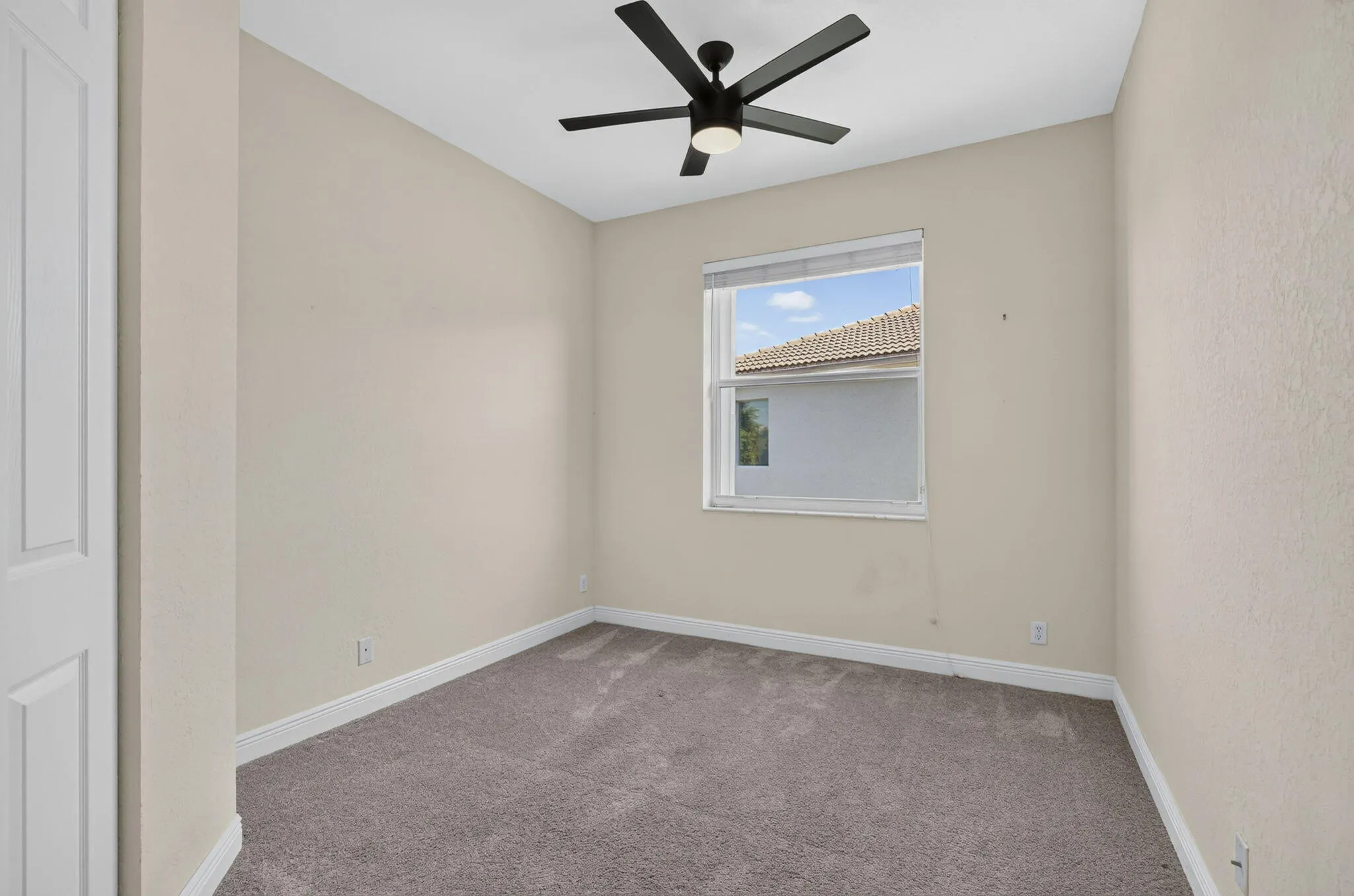 1217 CREEKSIDE Drive