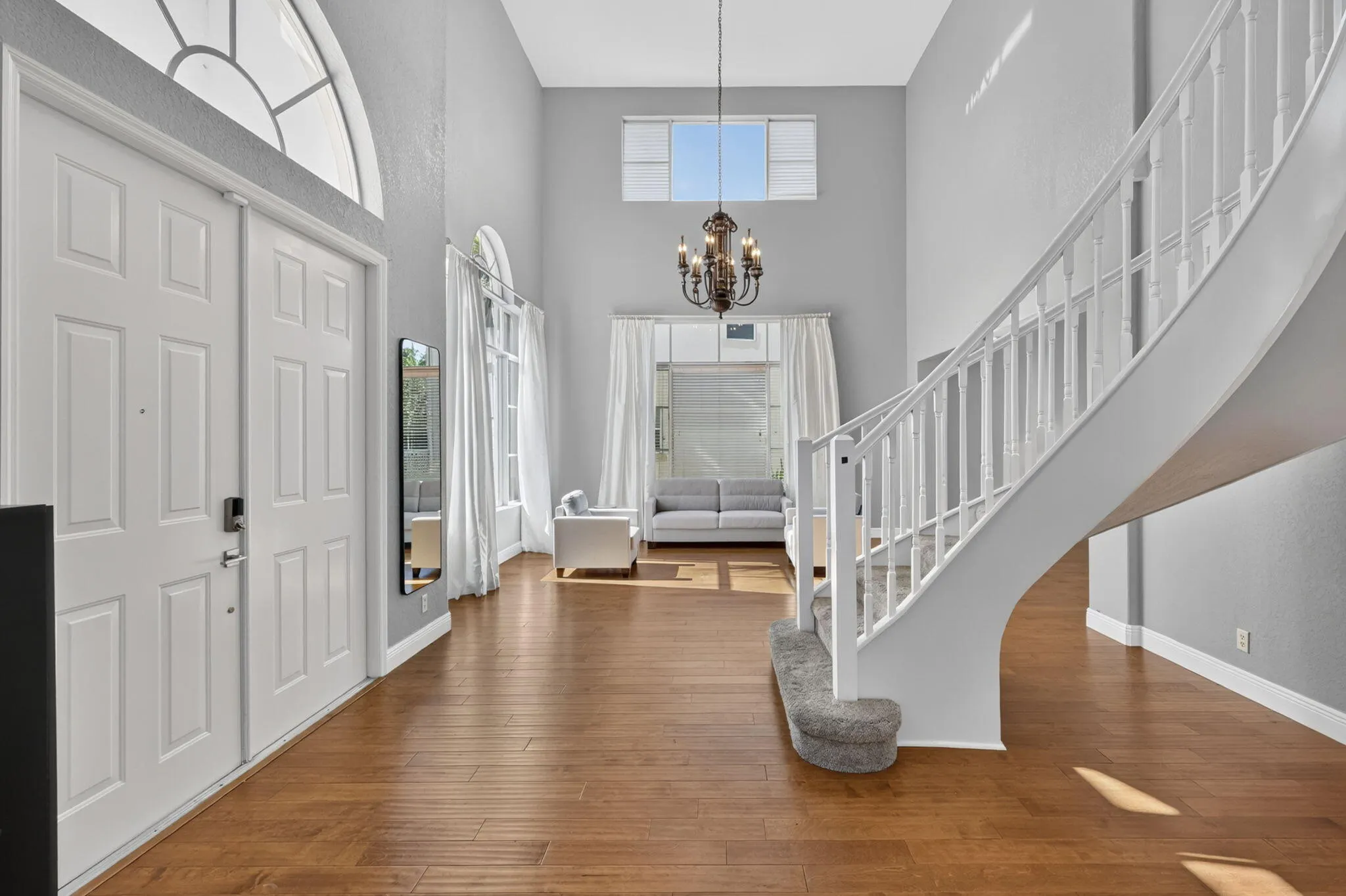 1217 CREEKSIDE Drive