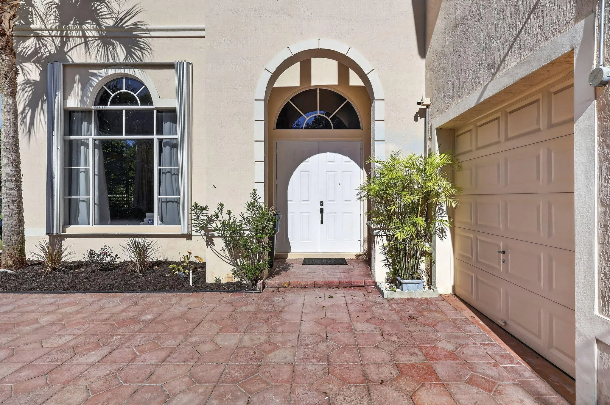 1217 CREEKSIDE Drive