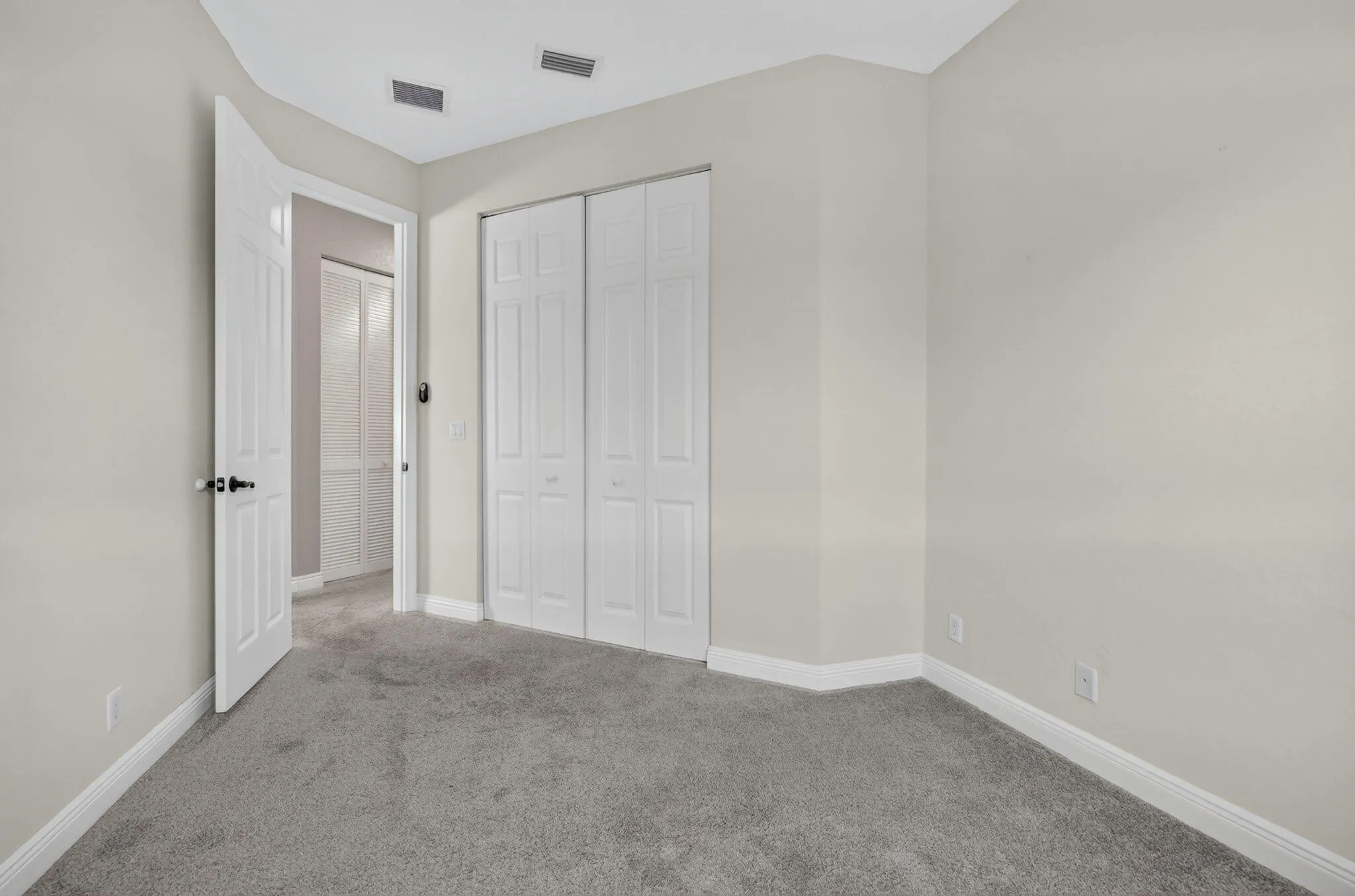 1217 CREEKSIDE Drive