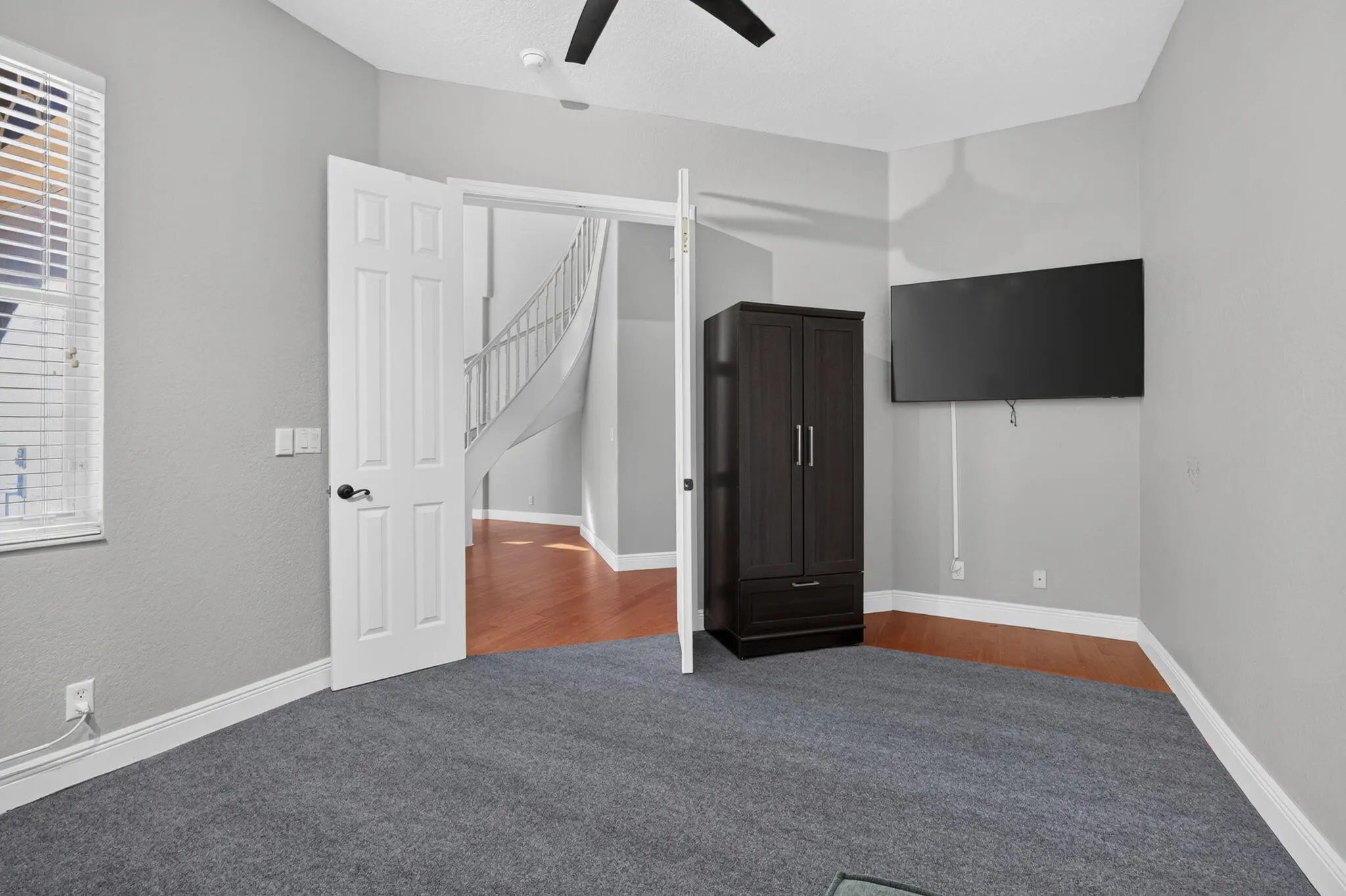 1217 CREEKSIDE Drive