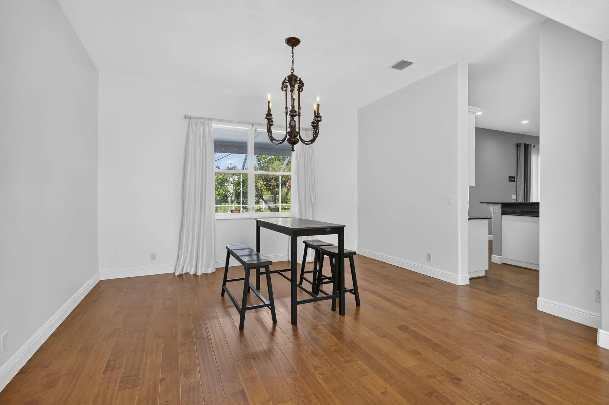 1217 CREEKSIDE Drive