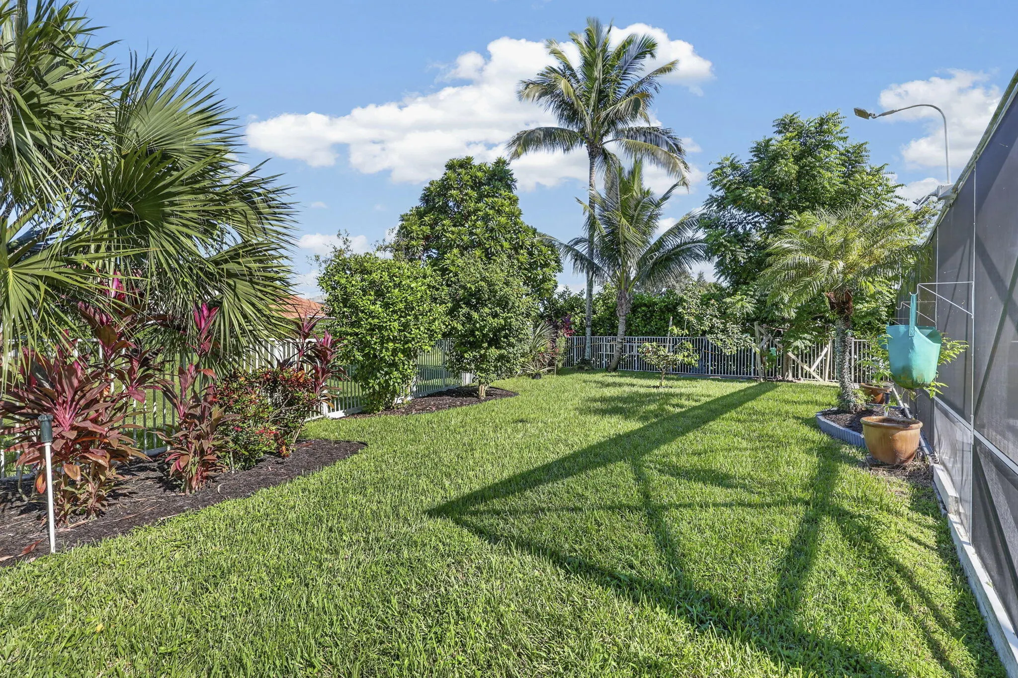 1217 CREEKSIDE Drive