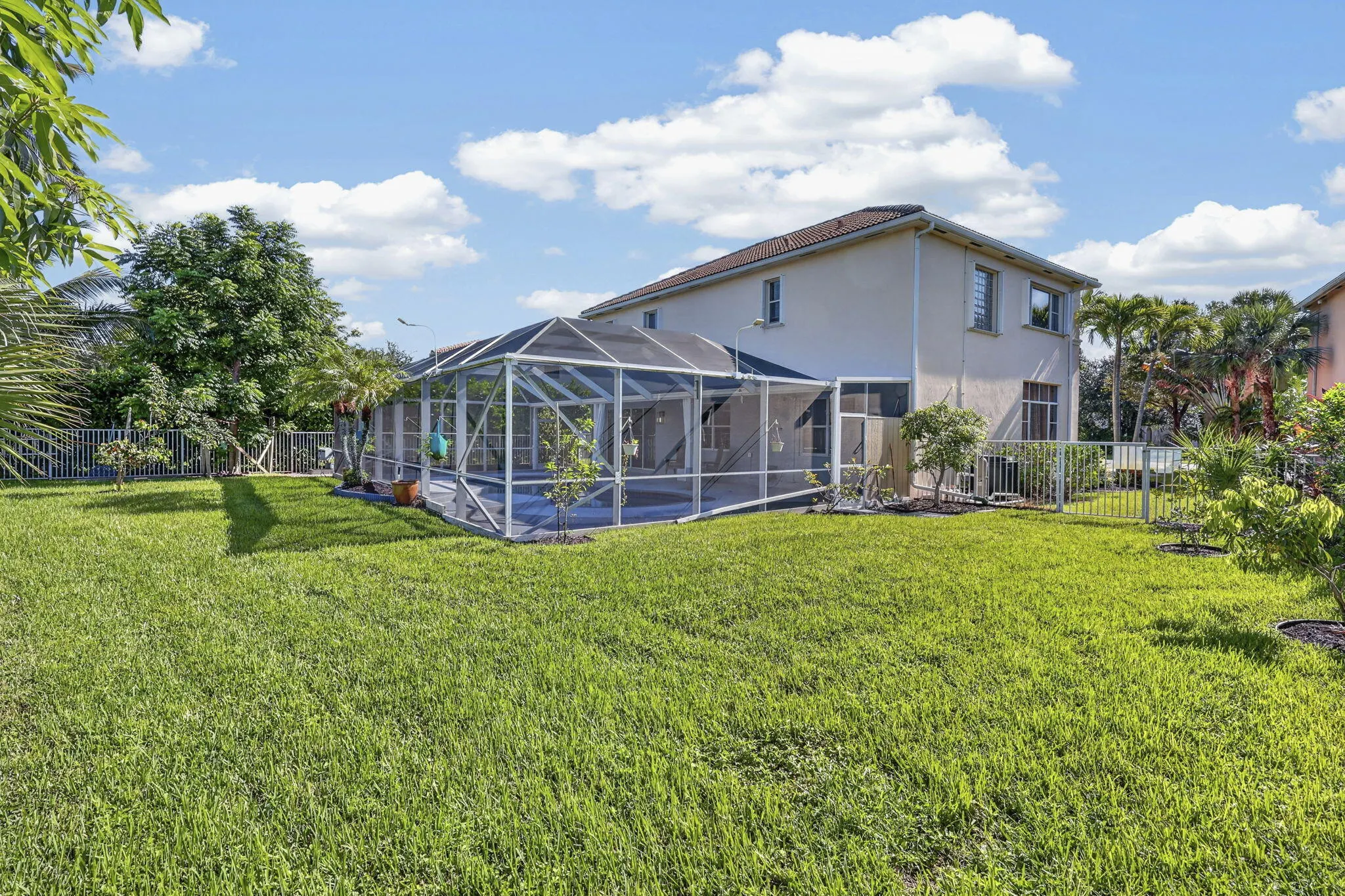 1217 CREEKSIDE Drive