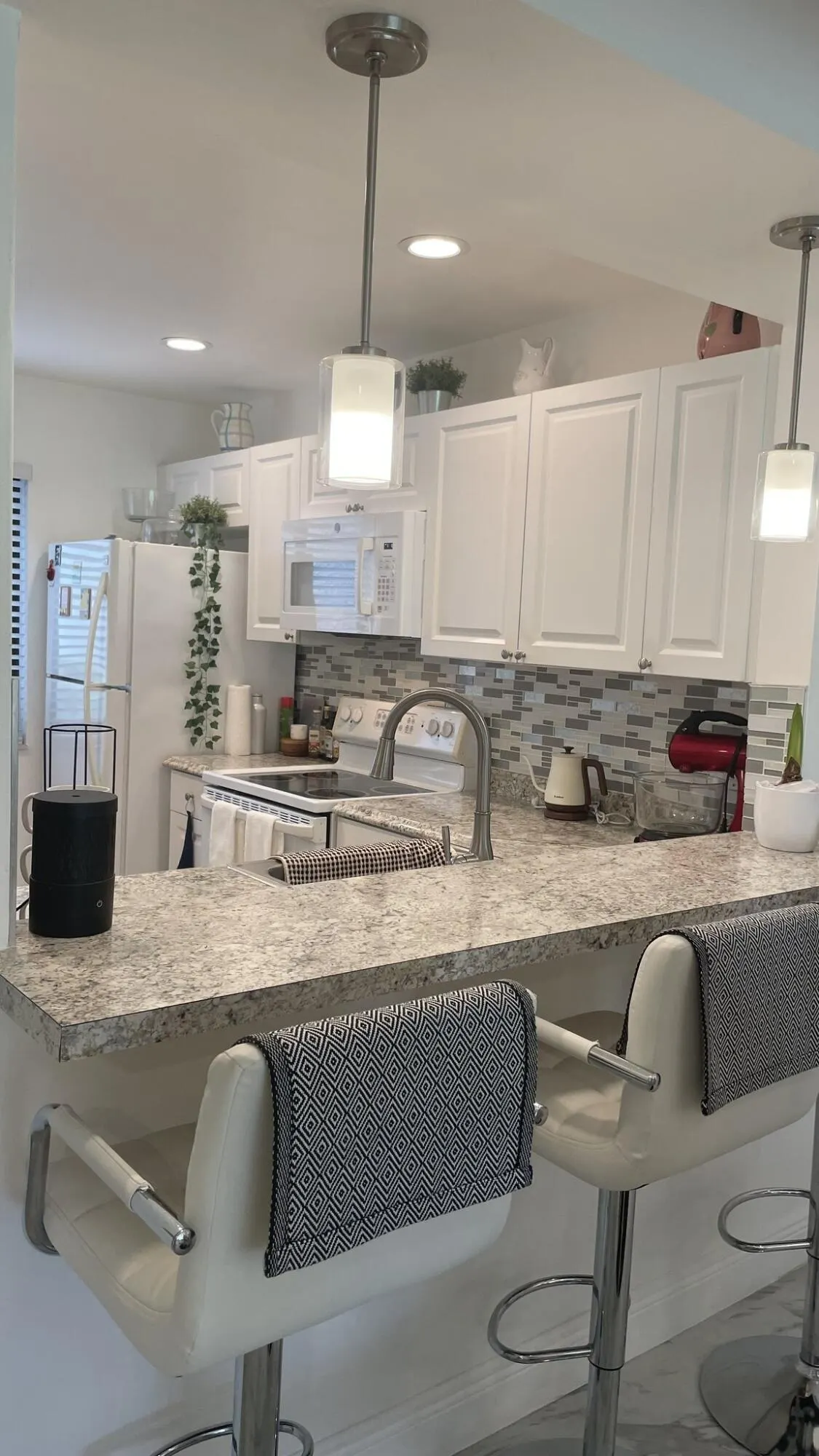 4793 ESEDRA Court #101