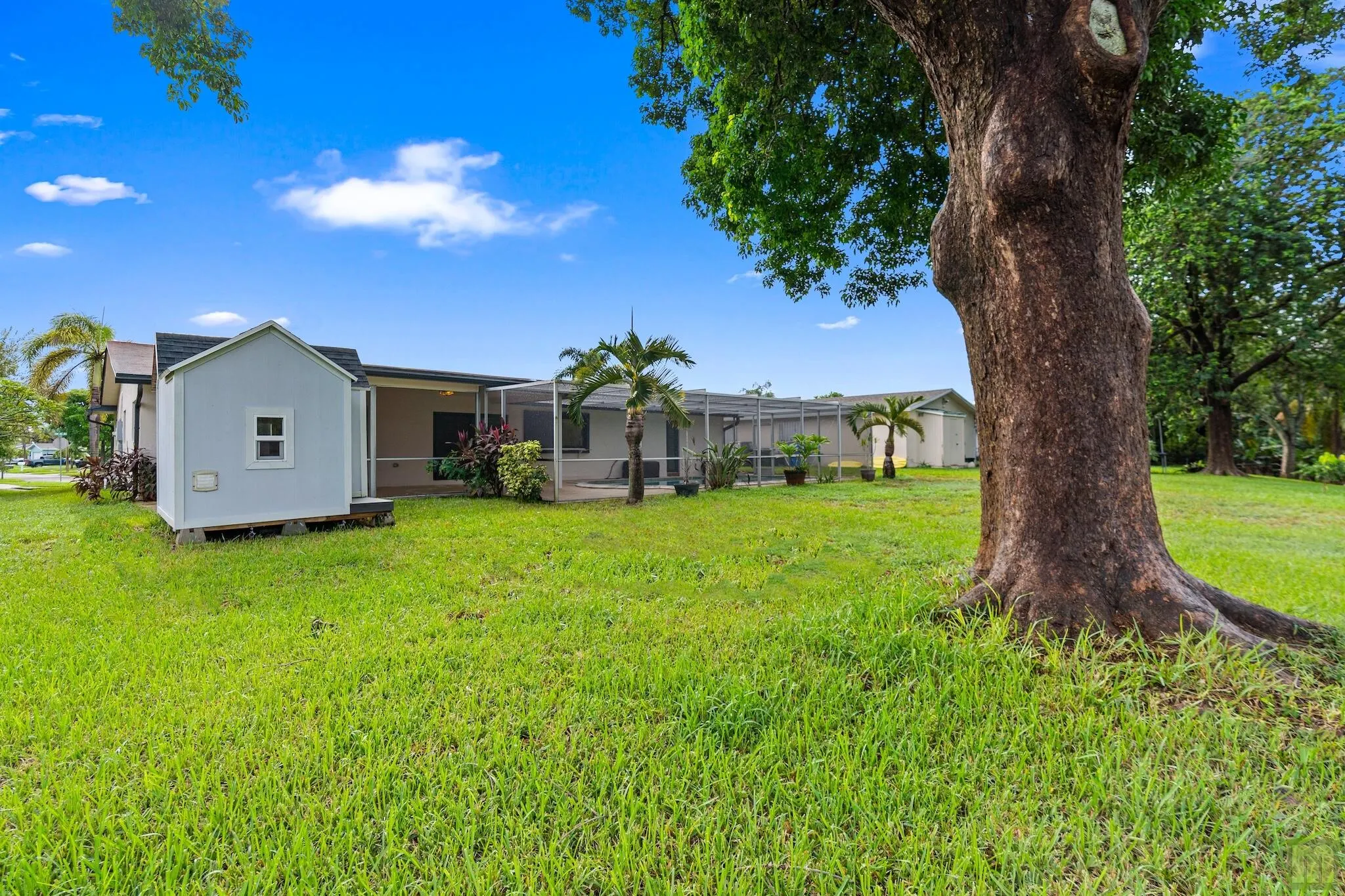 821 NW 42ND Avenue