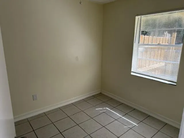 4935 Gulfstream Road