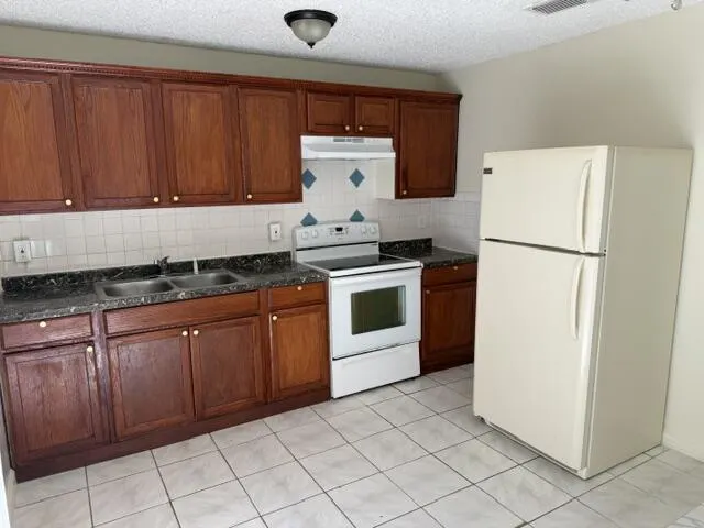 4935 Gulfstream Road