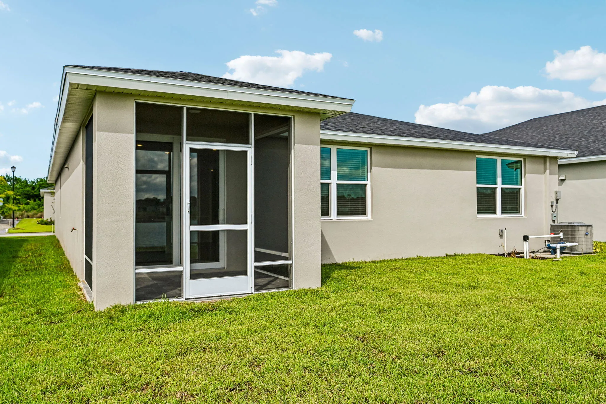 5590 HAMPTON PARK Circle