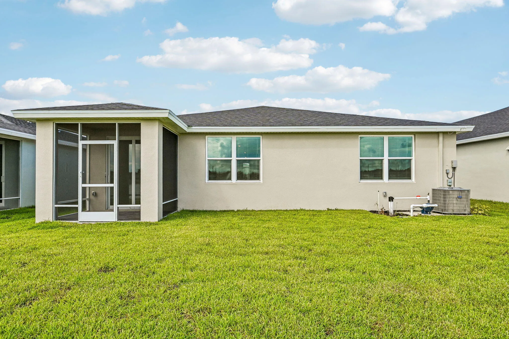 5590 HAMPTON PARK Circle