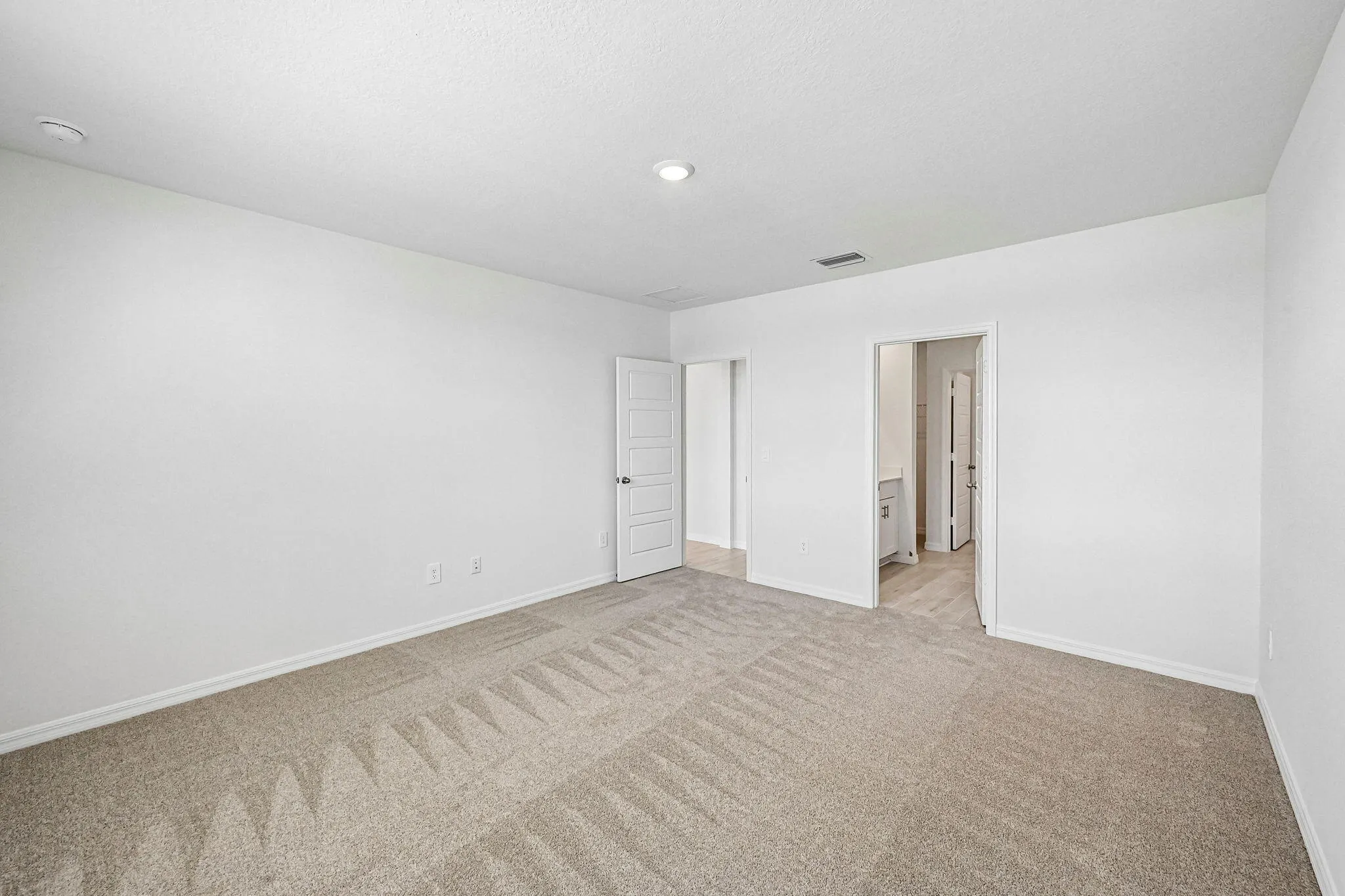 5590 HAMPTON PARK Circle