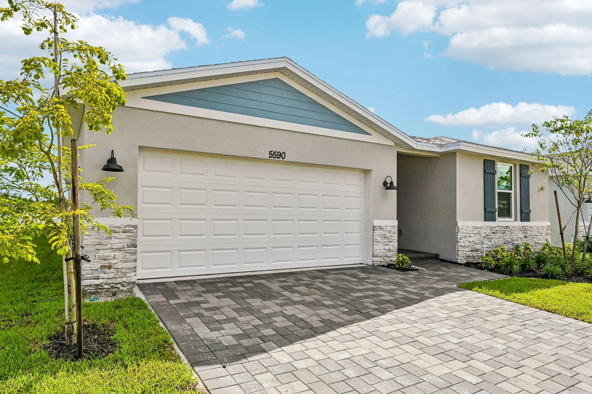 5590 HAMPTON PARK Circle