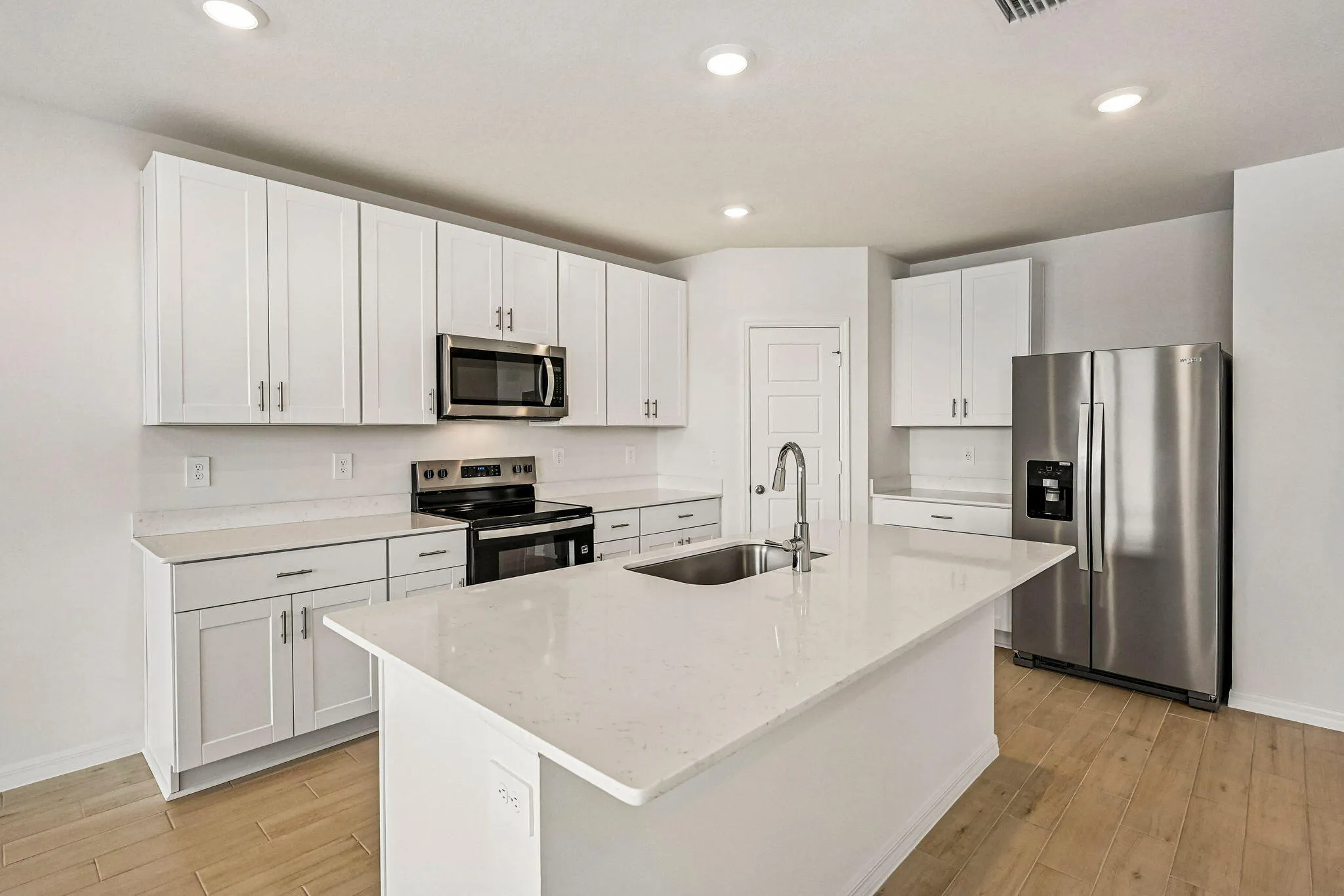 5590 HAMPTON PARK Circle
