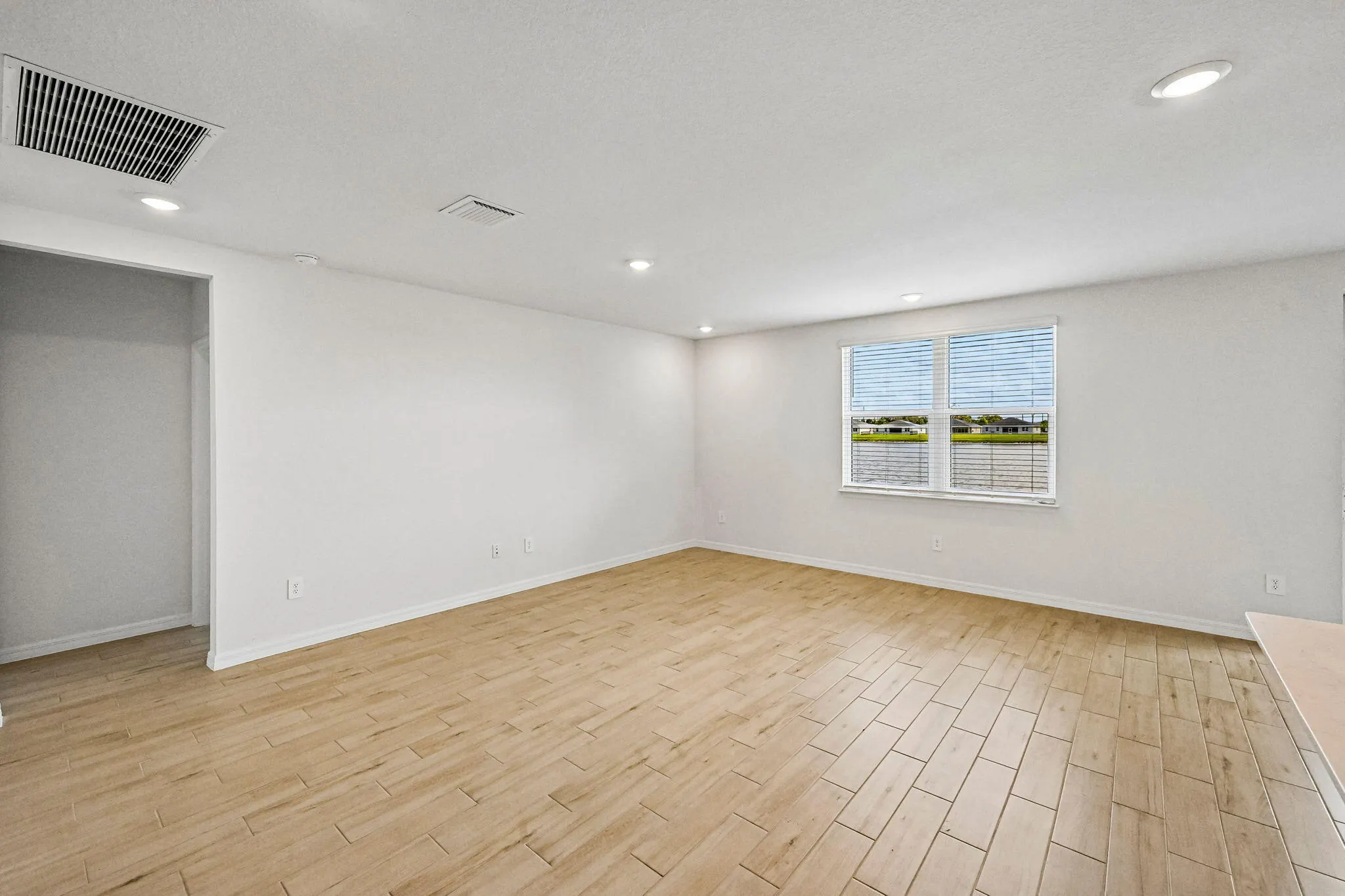 5590 HAMPTON PARK Circle