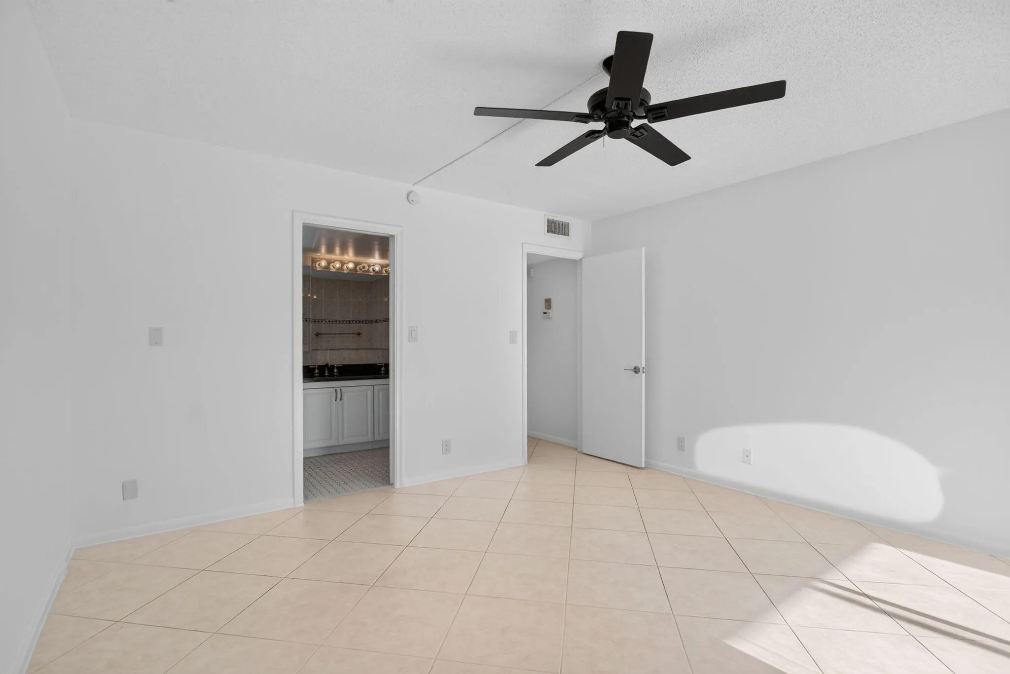 2901 Victoria Circle #D4