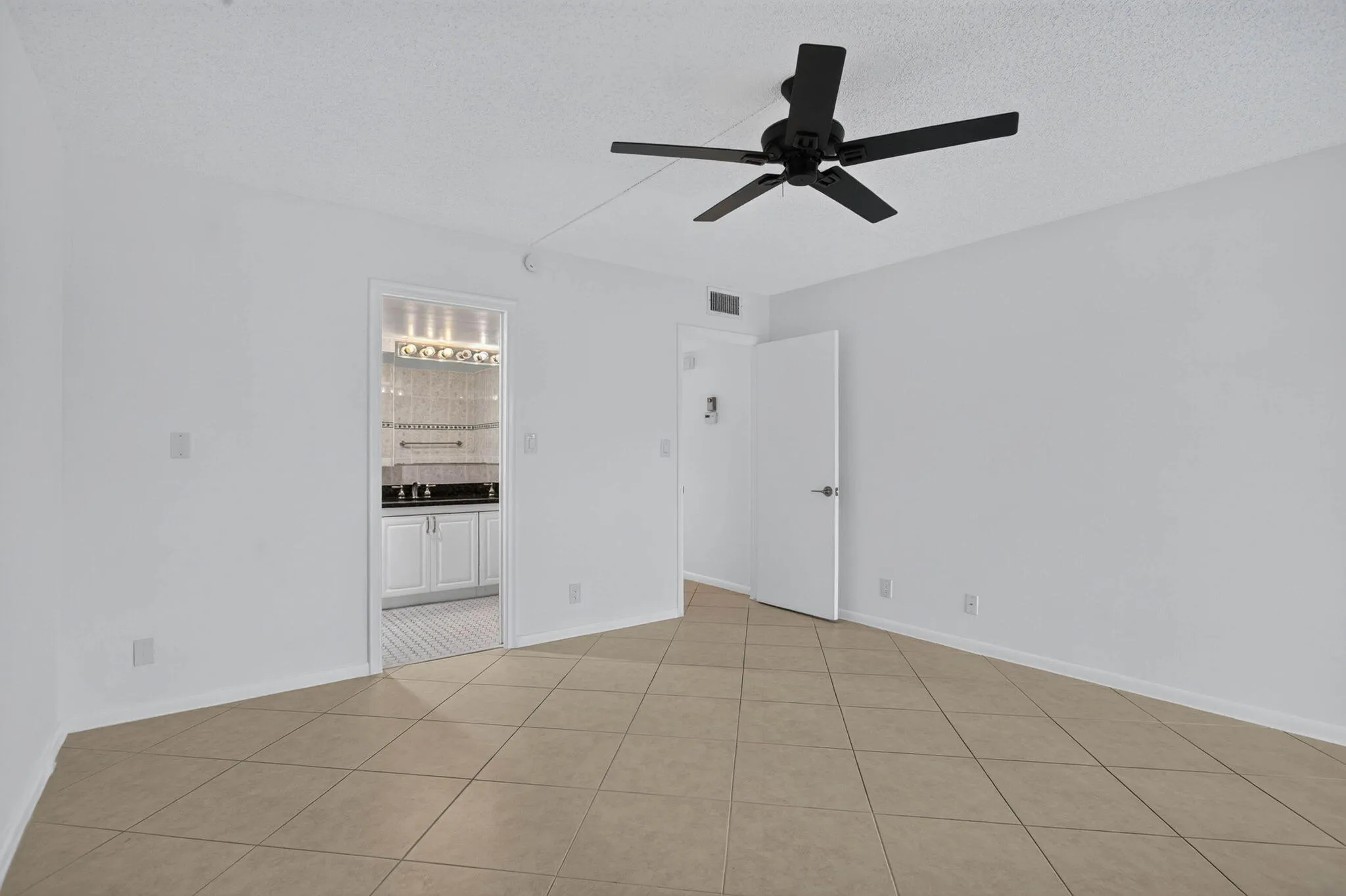 2901 Victoria Circle #D4