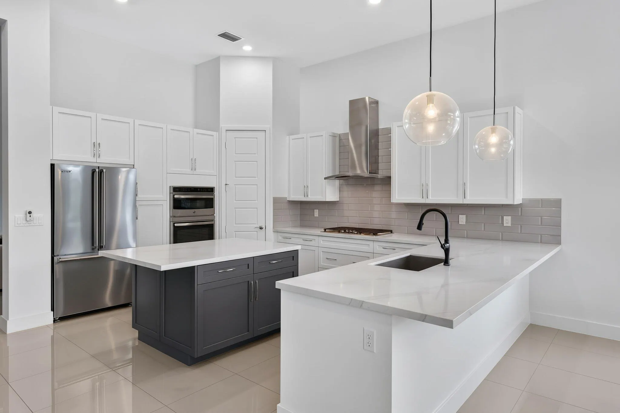 10490 S Lago Vista Circle