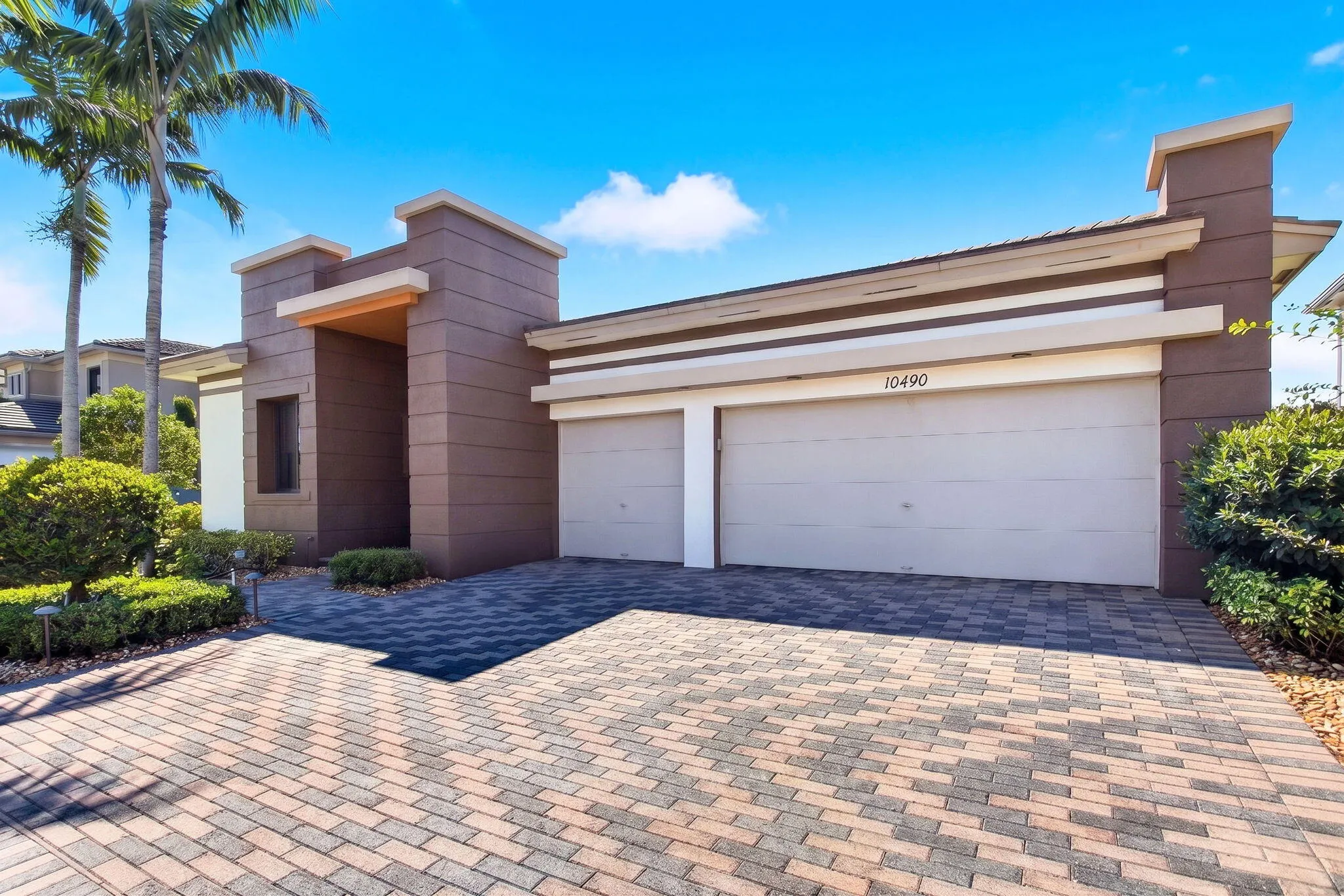 10490 S Lago Vista Circle