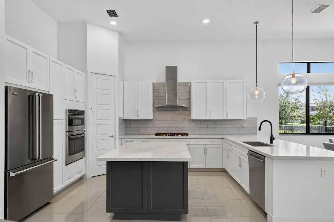 10490 S Lago Vista Circle