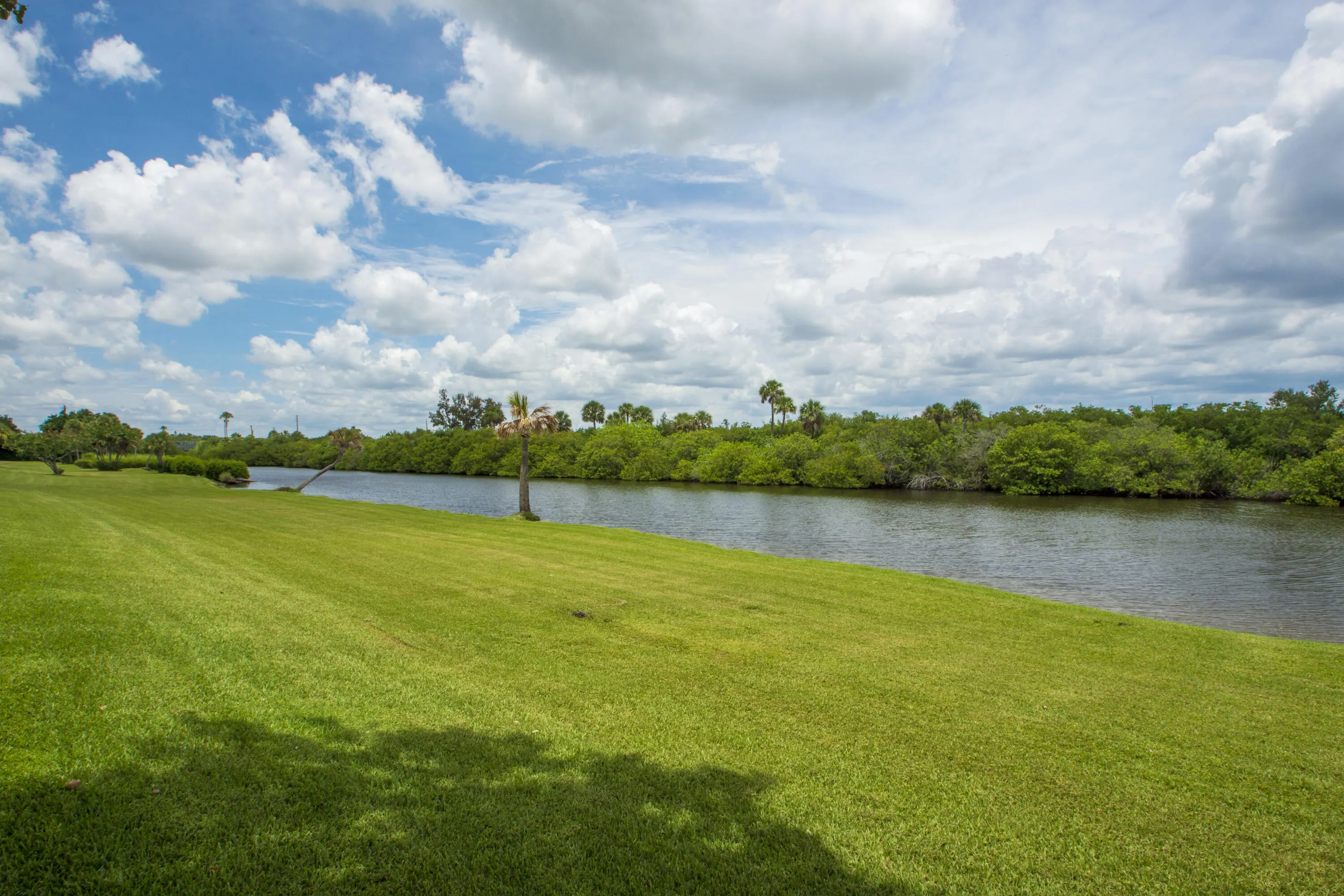 2800 Indian River Boulevard #O-5