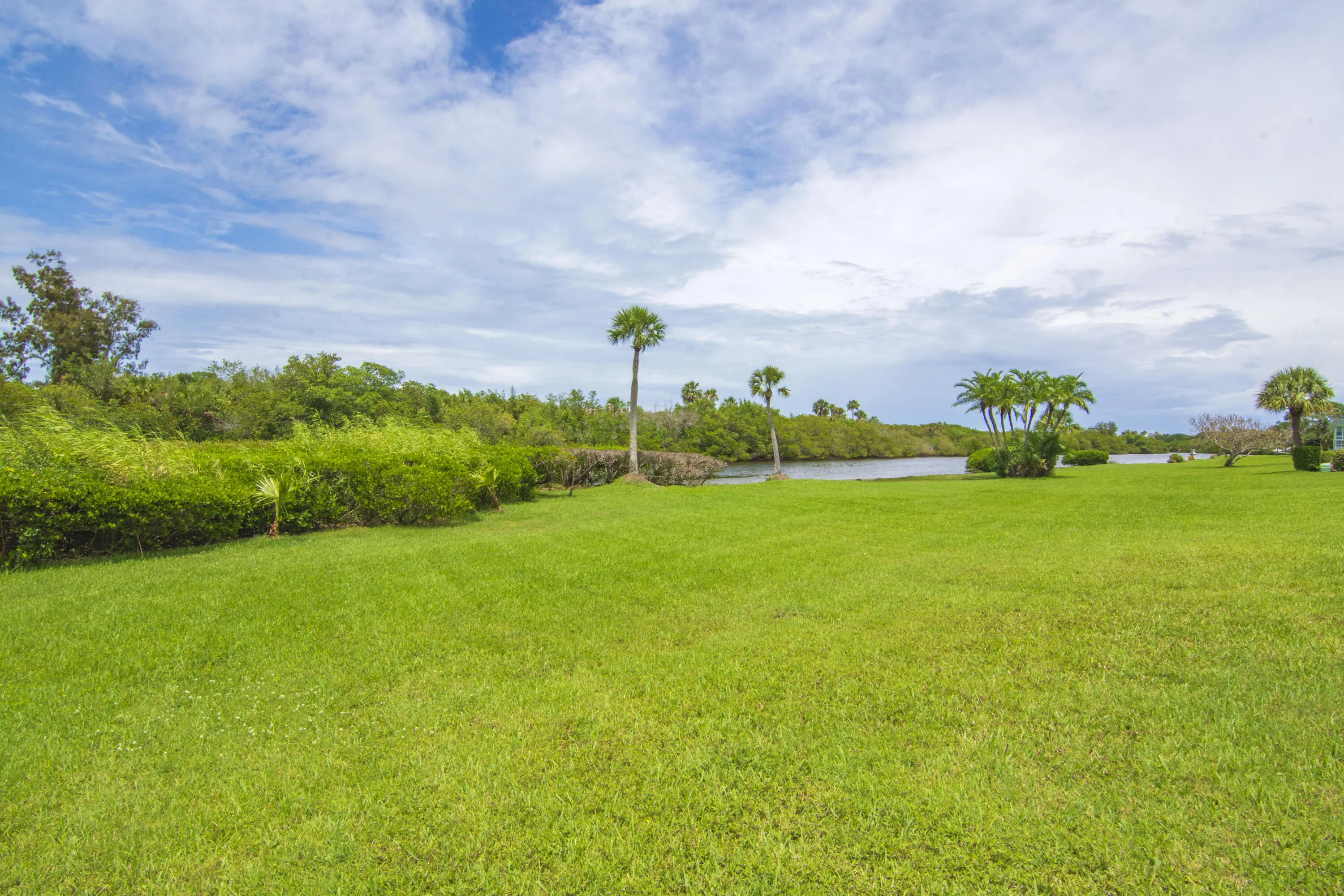 2800 Indian River Boulevard #O-5