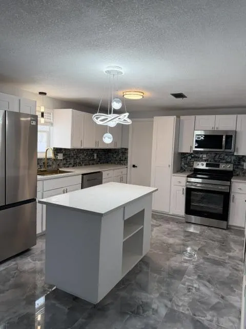 3040 Tropical Trail