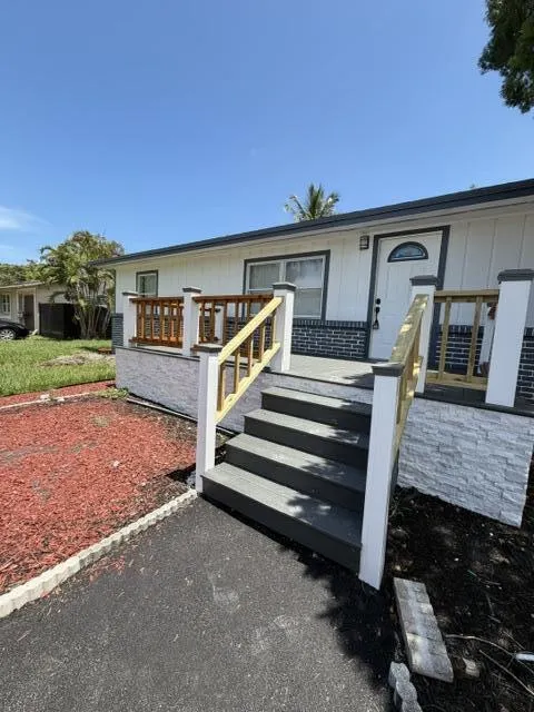 3040 Tropical Trail