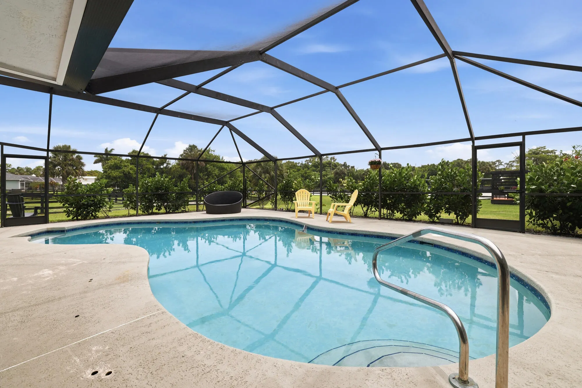 785 CINDY Drive