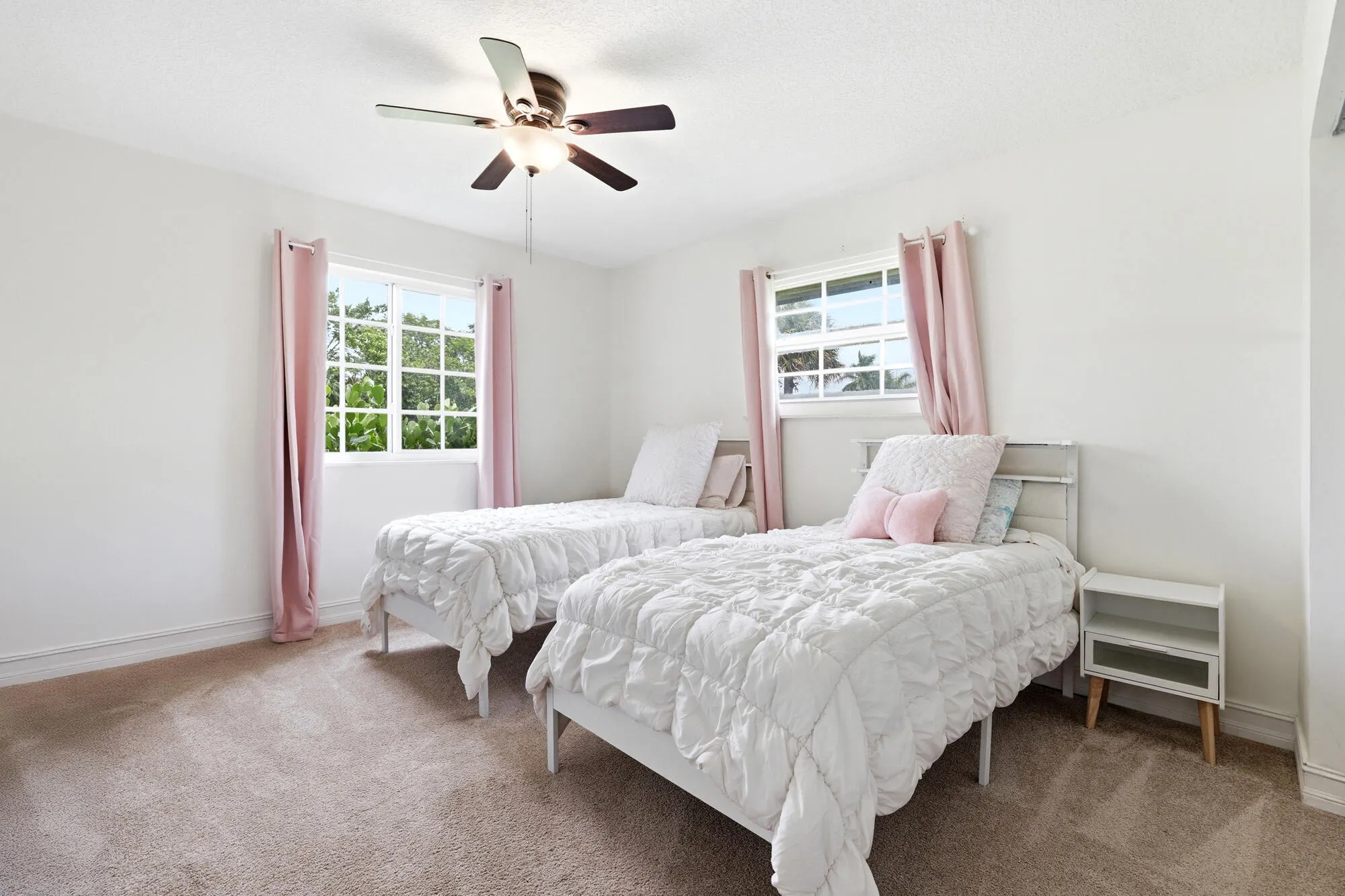 785 CINDY Drive