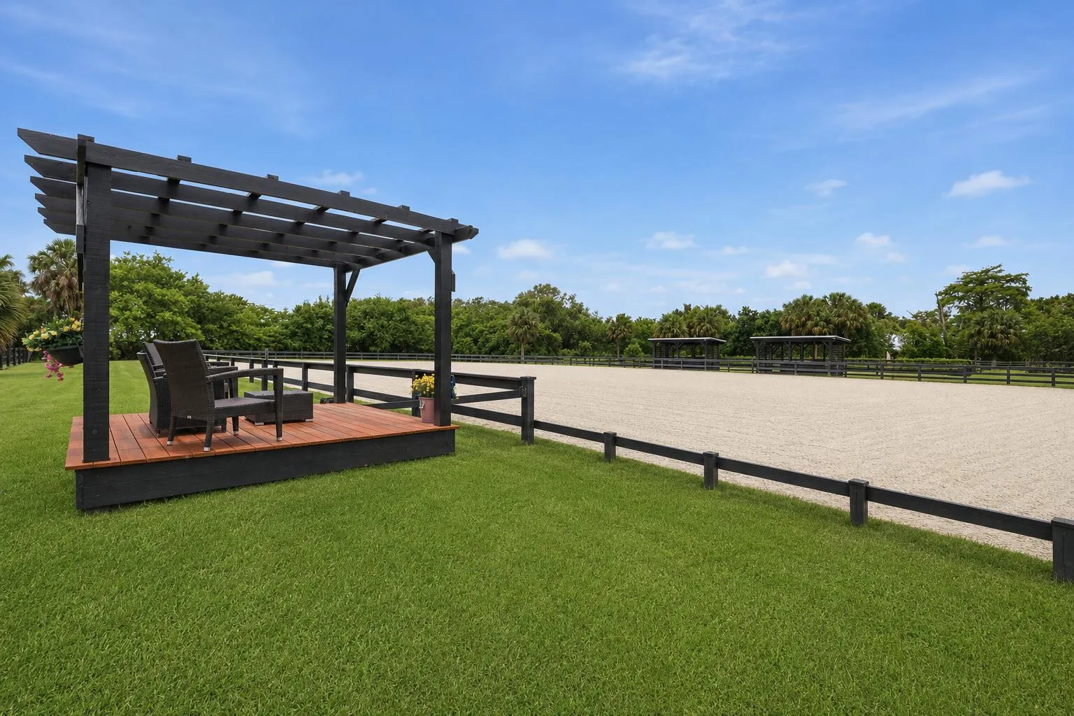 785 CINDY Drive